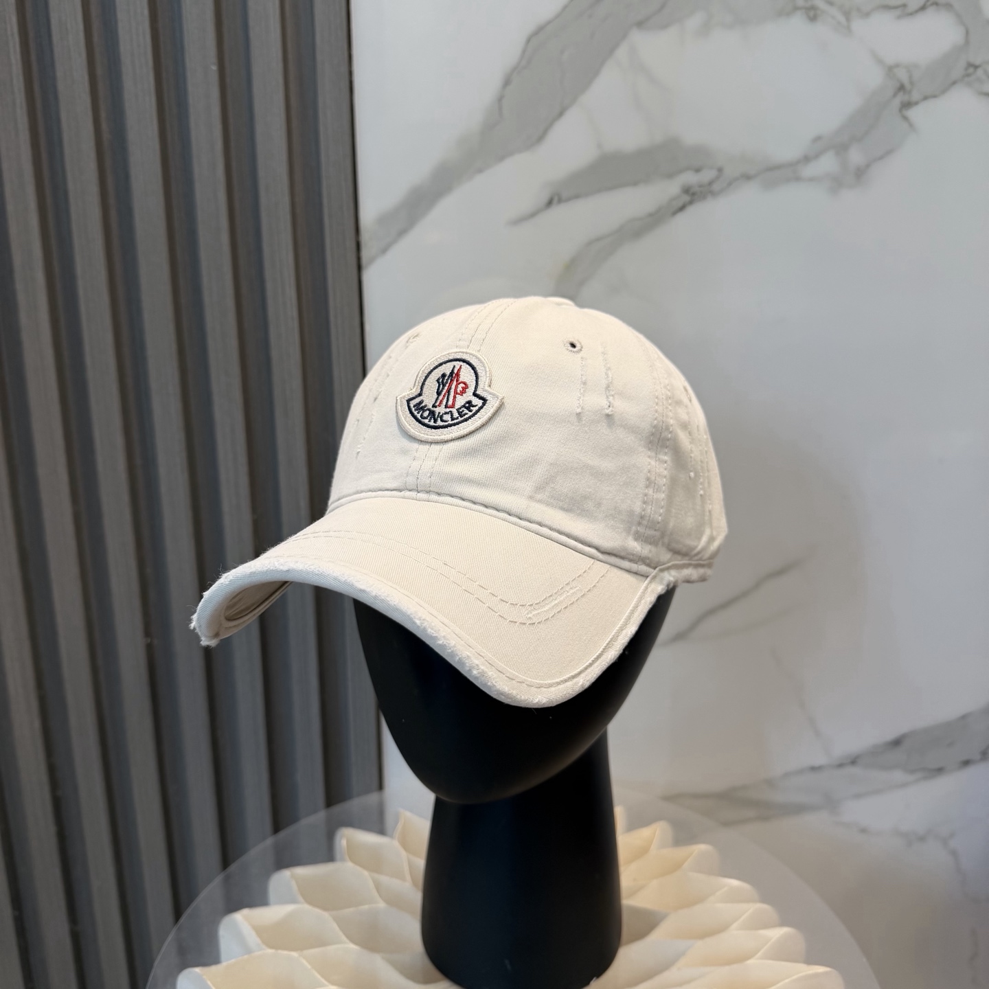 Moncler 蒙口Moncler，高品质透气性巨佳，四季佩戴款