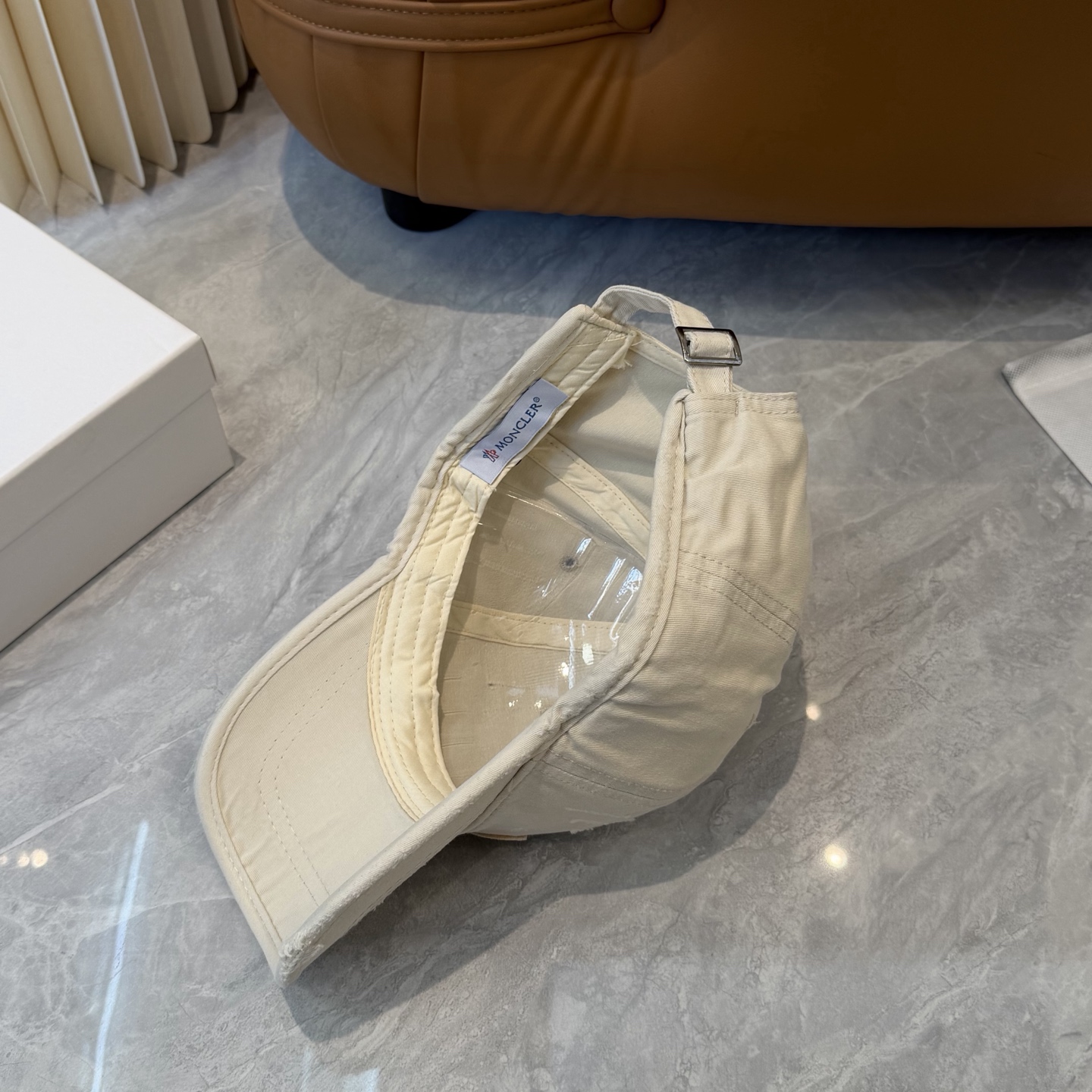 Moncler 蒙口Moncler，高品质透气性巨佳，四季佩戴款
