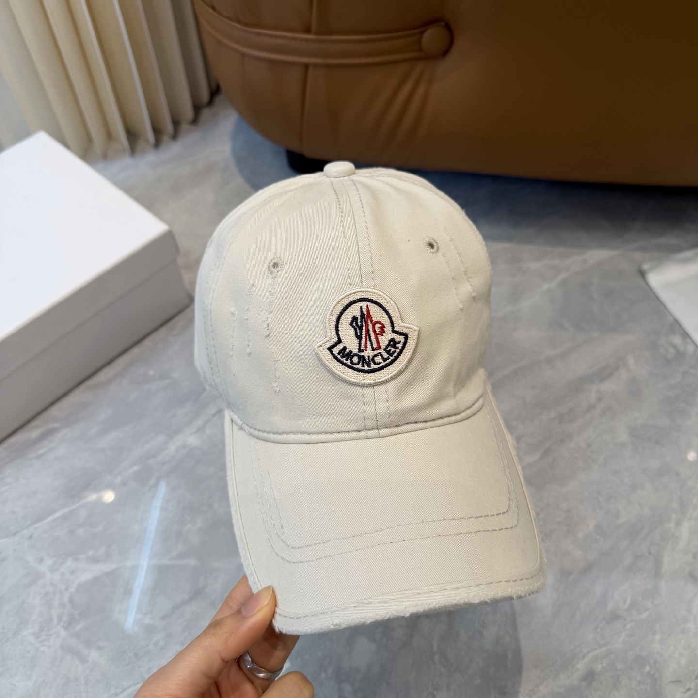 Moncler 蒙口Moncler，高品质透气性巨佳，四季佩戴款