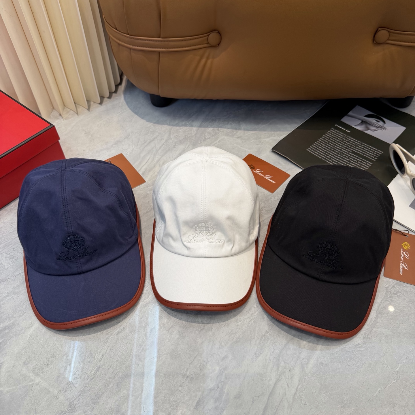 Loro Piana(诺悠翩雅) 专柜新款高版本棒球帽大牌同步，超好出货！颜色做的太特别了～闭眼入 全是
