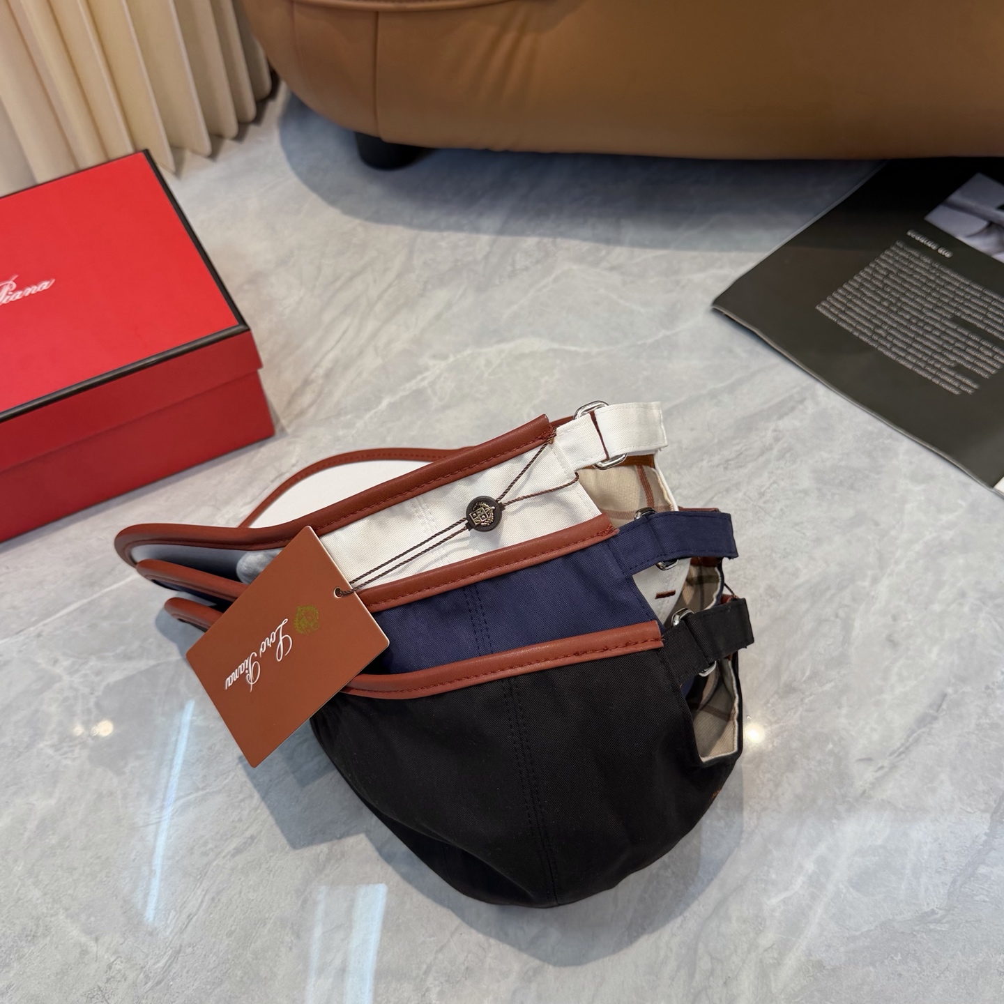 Loro Piana(诺悠翩雅) 专柜新款高版本棒球帽大牌同步，超好出货！颜色做的太特别了～闭眼入 全是