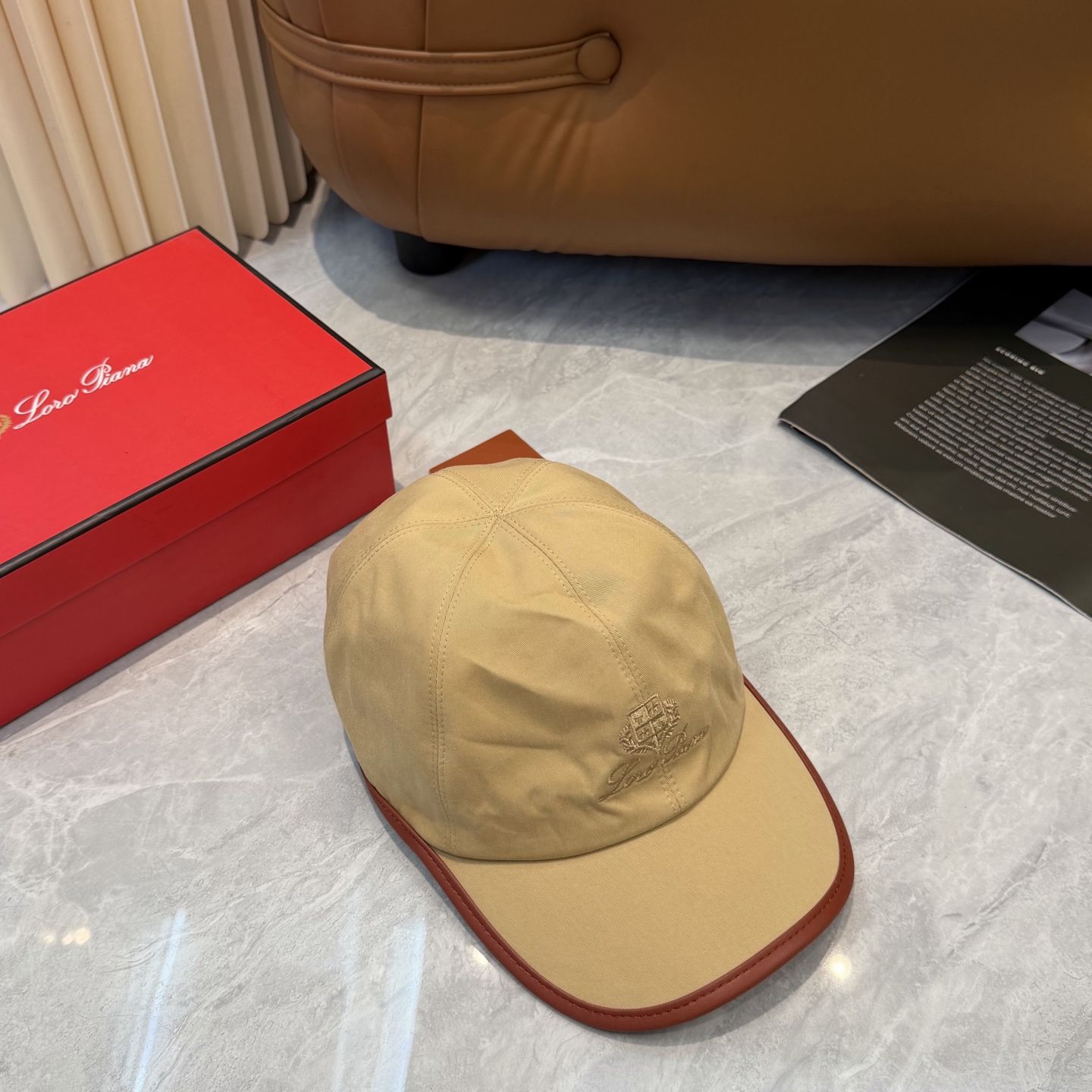 Loro Piana(诺悠翩雅) 专柜新款高版本棒球帽大牌同步，超好出货！颜色做的太特别了～闭眼入 全是