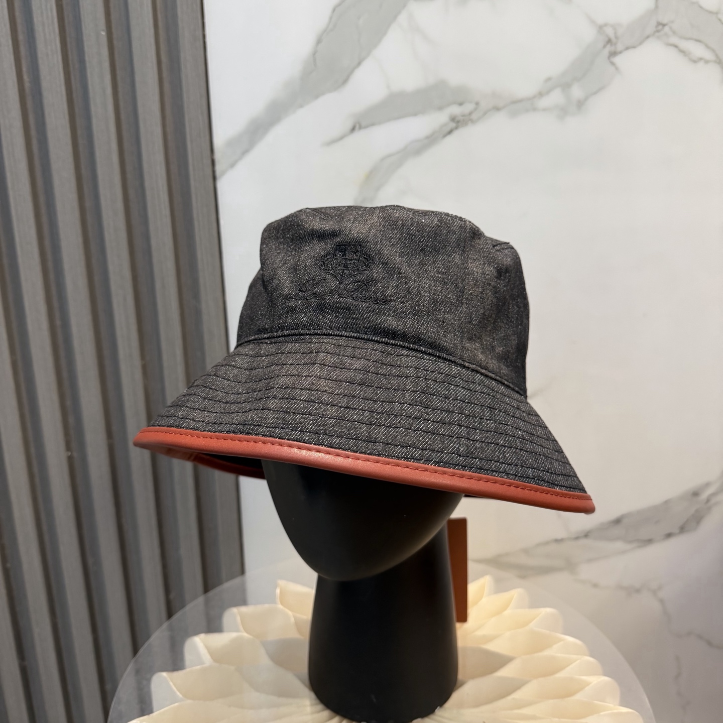 Loro Piana(诺悠翩雅) 专柜新款高版本渔夫帽大牌同步，超好出货！颜色做的太特别了～闭眼入 全是