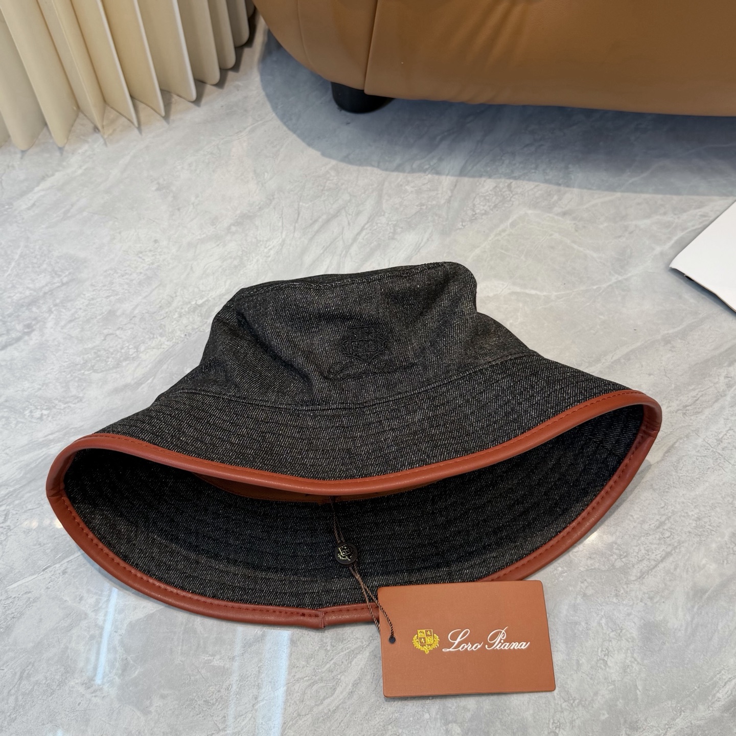 Loro Piana(诺悠翩雅) 专柜新款高版本渔夫帽大牌同步，超好出货！颜色做的太特别了～闭眼入 全是