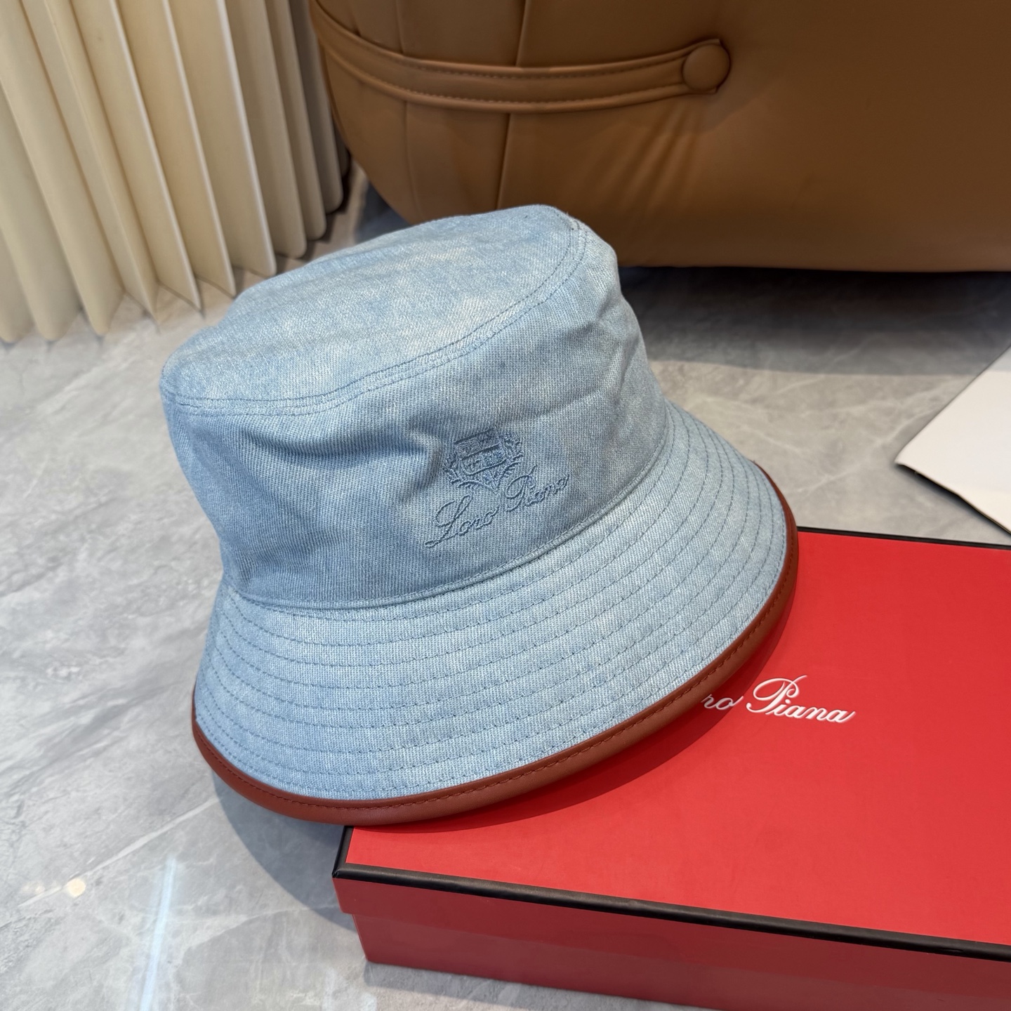 Loro Piana(诺悠翩雅) 专柜新款高版本渔夫帽大牌同步，超好出货！颜色做的太特别了～闭眼入 全是