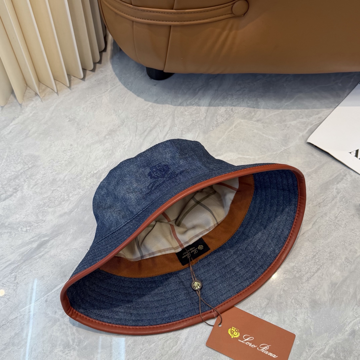 Loro Piana(诺悠翩雅) 专柜新款高版本渔夫帽大牌同步，超好出货！颜色做的太特别了～闭眼入 全是