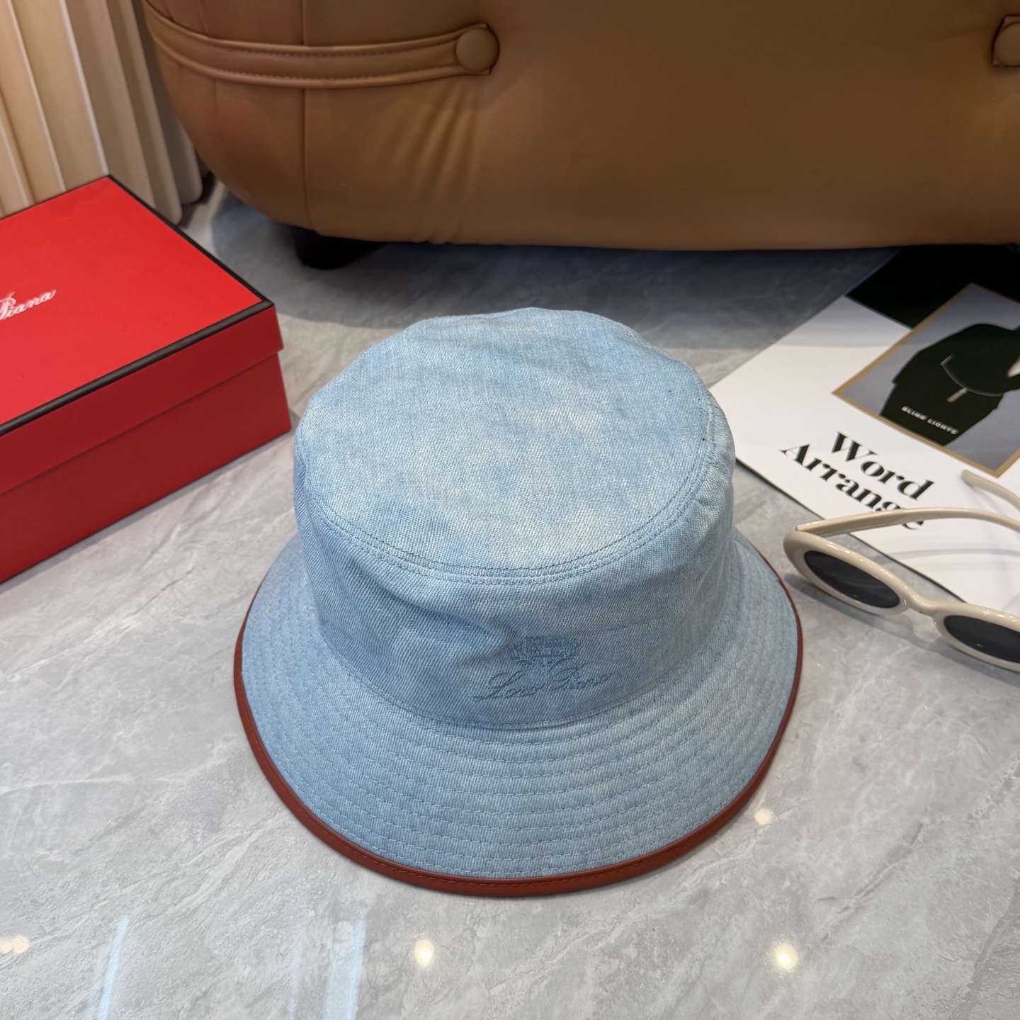 Loro Piana(诺悠翩雅) 专柜新款高版本渔夫帽大牌同步，超好出货！颜色做的太特别了～闭眼入 全是