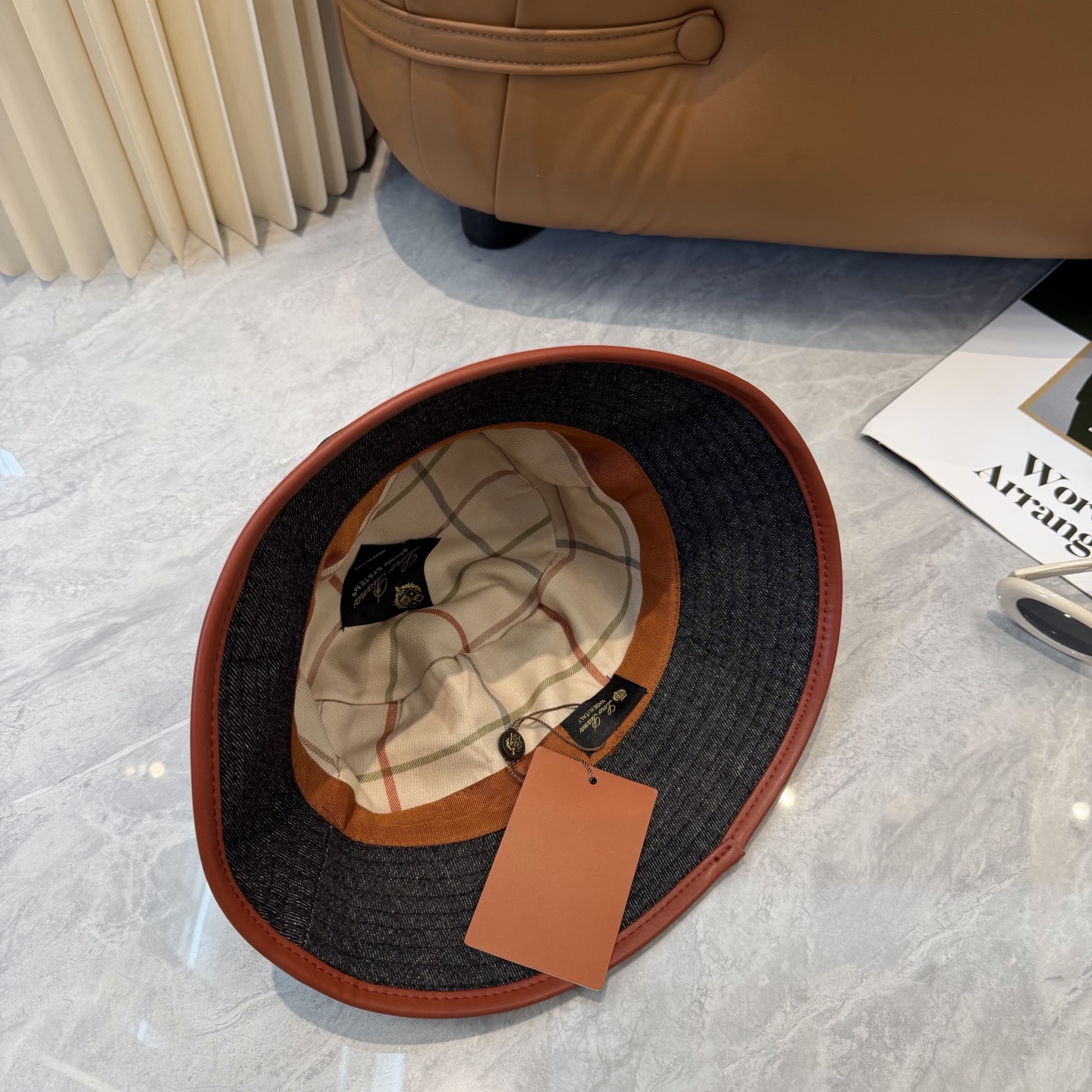 Loro Piana(诺悠翩雅) 专柜新款高版本渔夫帽大牌同步，超好出货！颜色做的太特别了～闭眼入 全是