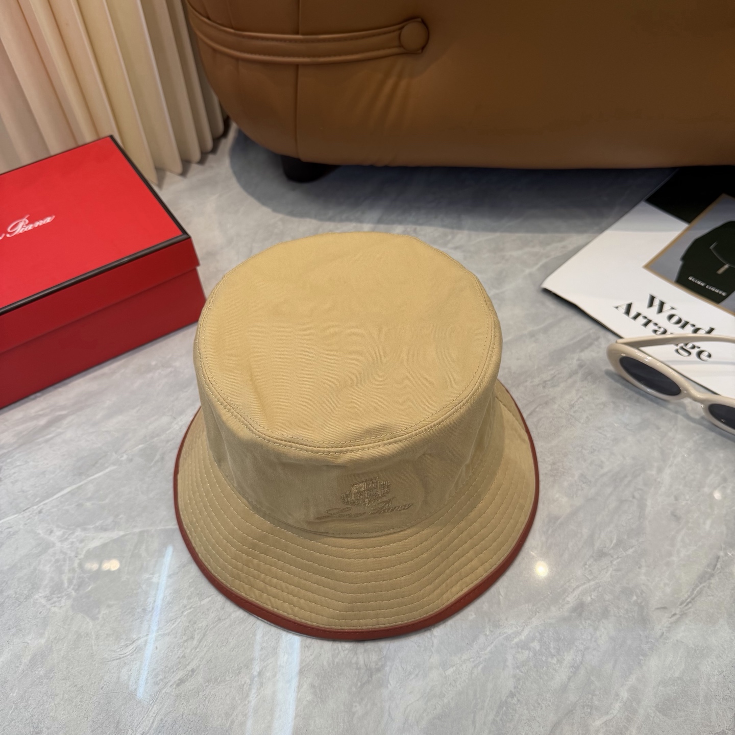 Loro Piana(诺悠翩雅) 专柜新款高版本渔夫帽大牌同步，超好出货！颜色做的太特别了～闭眼入 全是