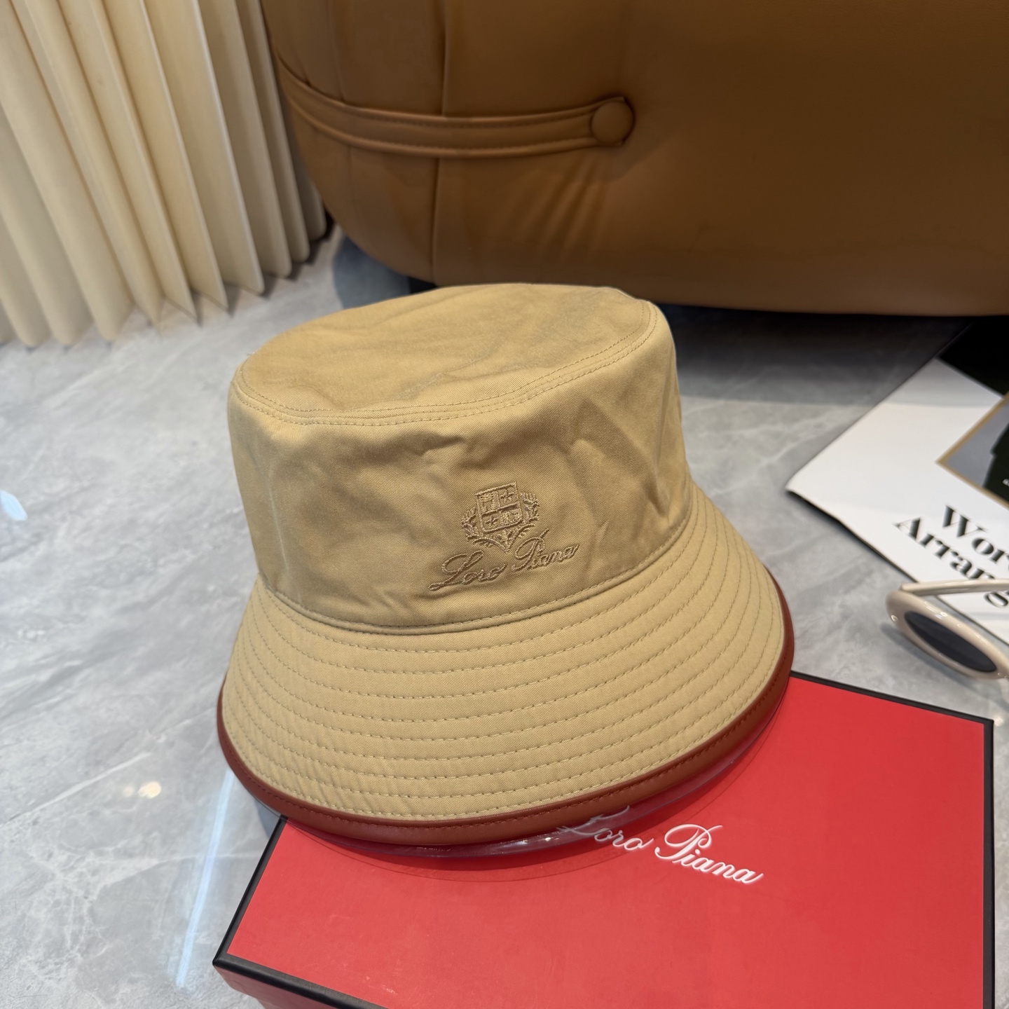 Loro Piana(诺悠翩雅) 专柜新款高版本渔夫帽大牌同步，超好出货！颜色做的太特别了～闭眼入 全是
