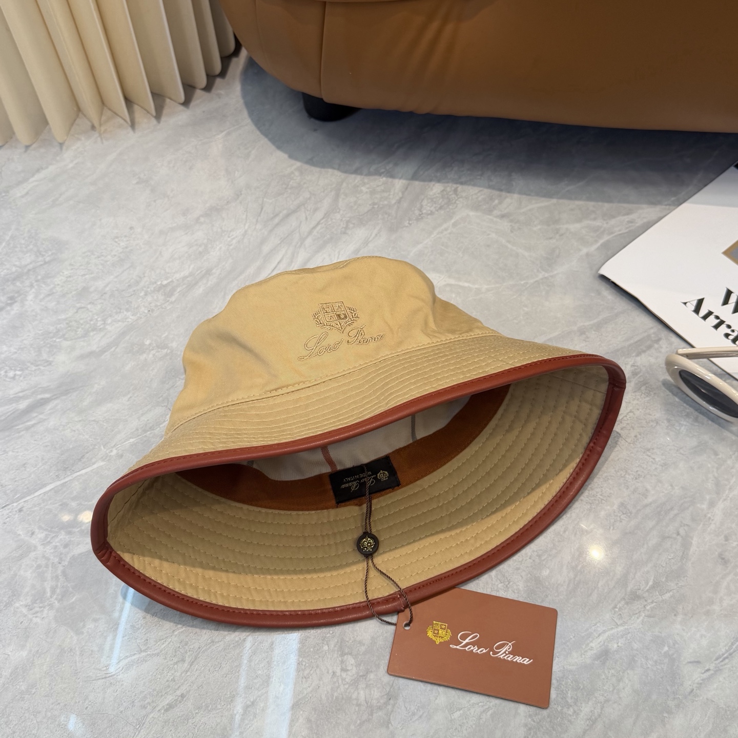 Loro Piana(诺悠翩雅) 专柜新款高版本渔夫帽大牌同步，超好出货！颜色做的太特别了～闭眼入 全是
