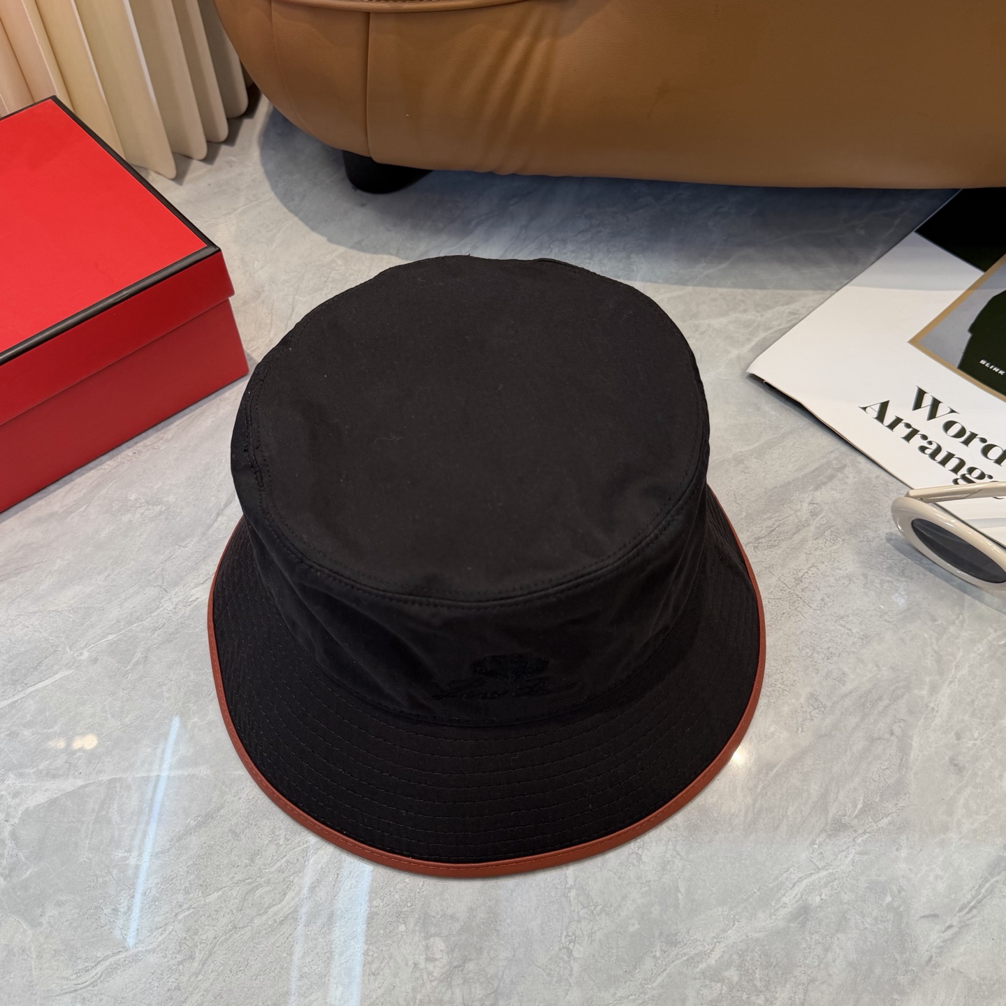 Loro Piana(诺悠翩雅) 专柜新款高版本渔夫帽大牌同步，超好出货！颜色做的太特别了～闭眼入 全是