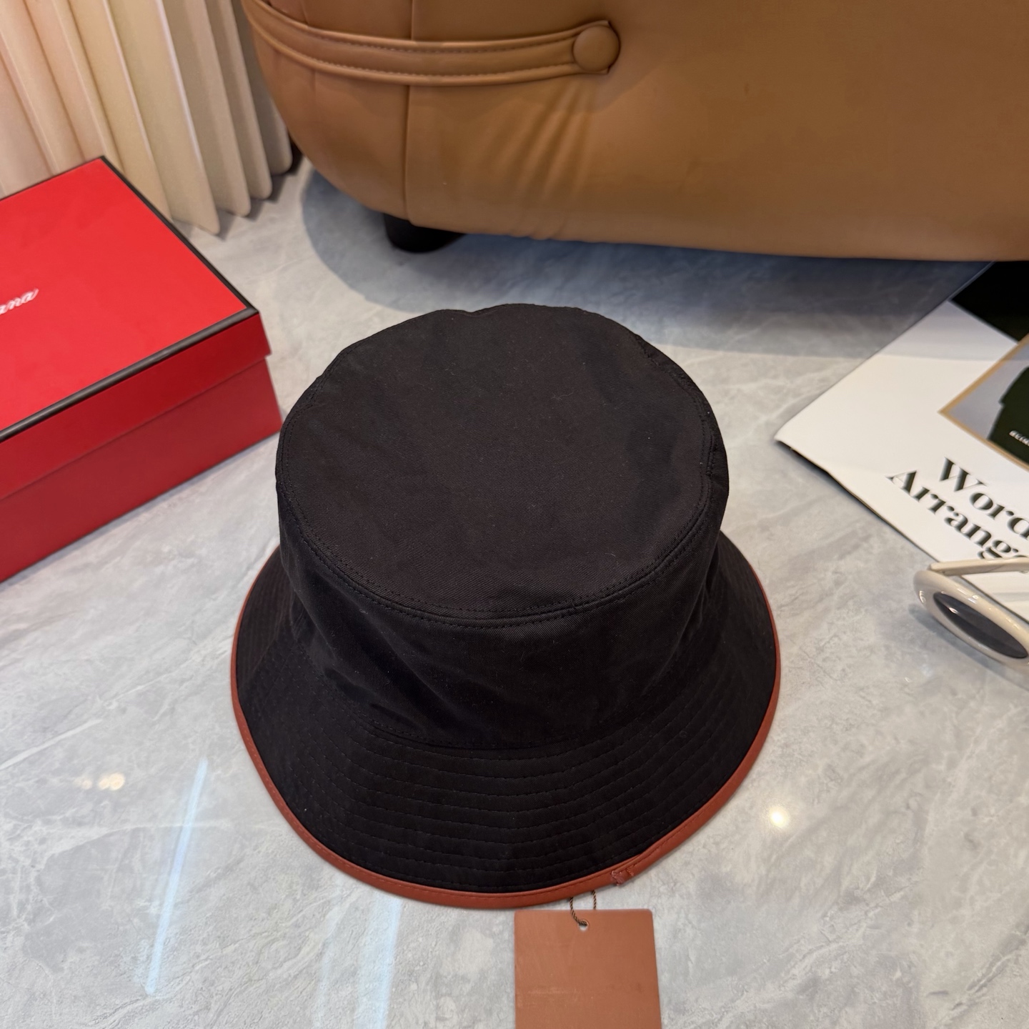 Loro Piana(诺悠翩雅) 专柜新款高版本渔夫帽大牌同步，超好出货！颜色做的太特别了～闭眼入 全是