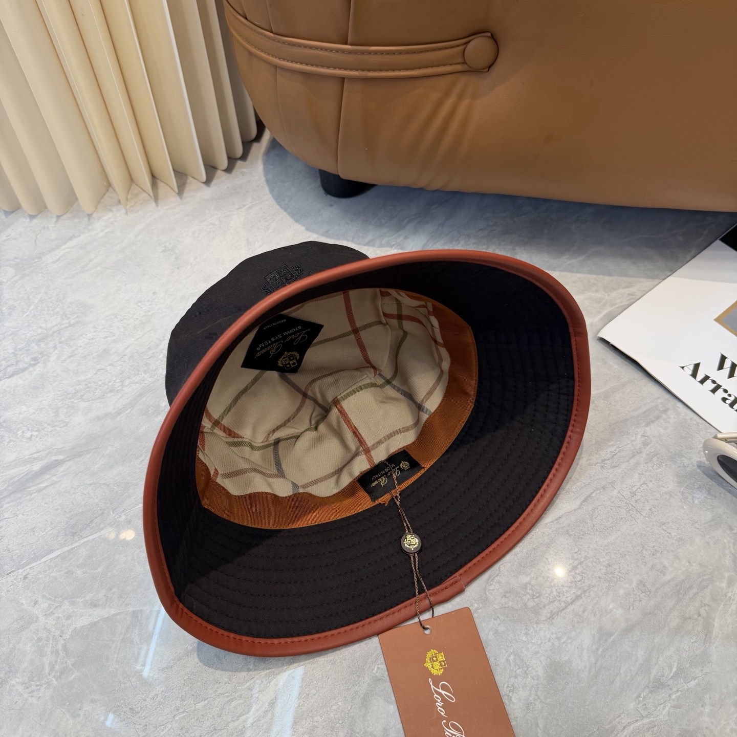 Loro Piana(诺悠翩雅) 专柜新款高版本渔夫帽大牌同步，超好出货！颜色做的太特别了～闭眼入 全是