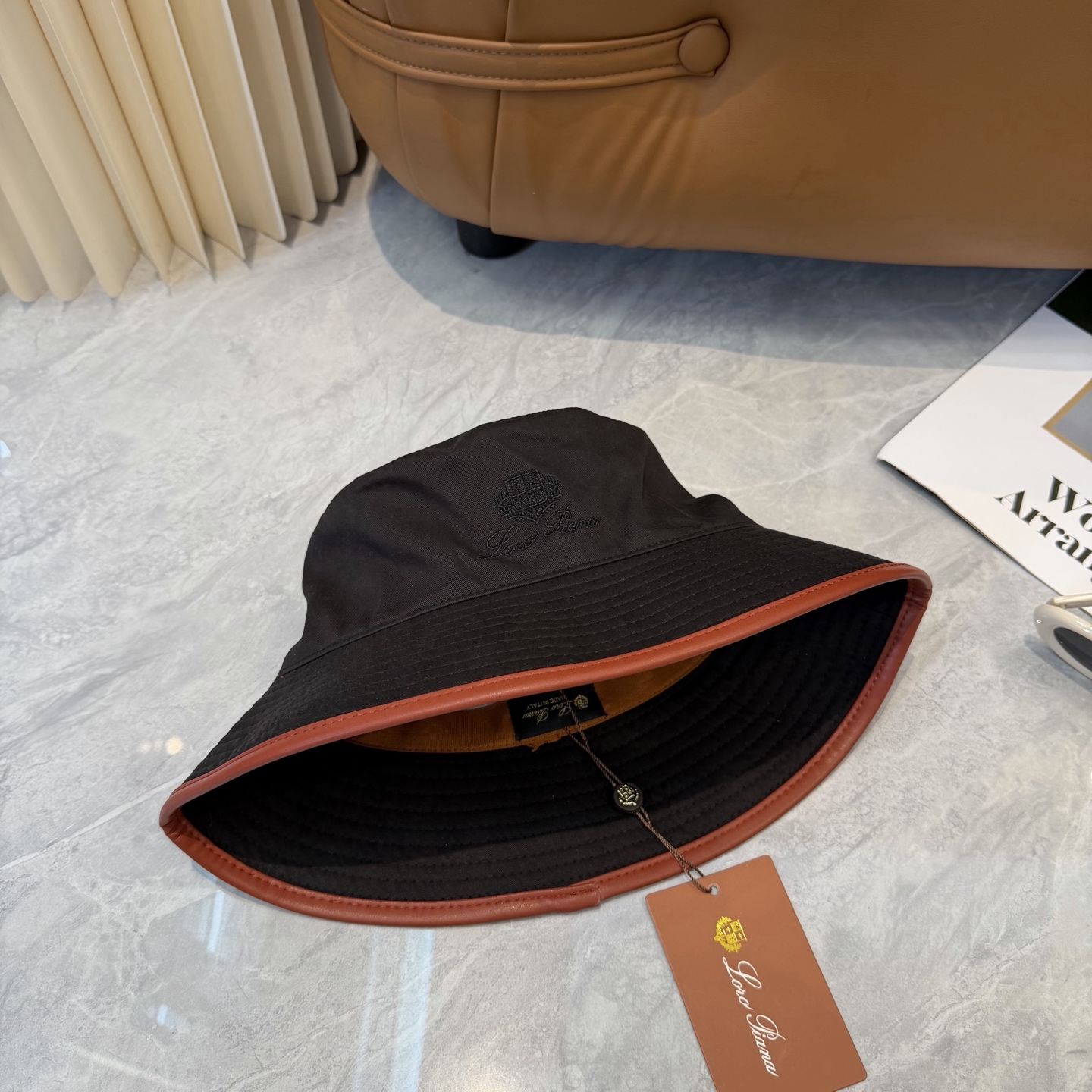 Loro Piana(诺悠翩雅) 专柜新款高版本渔夫帽大牌同步，超好出货！颜色做的太特别了～闭眼入 全是