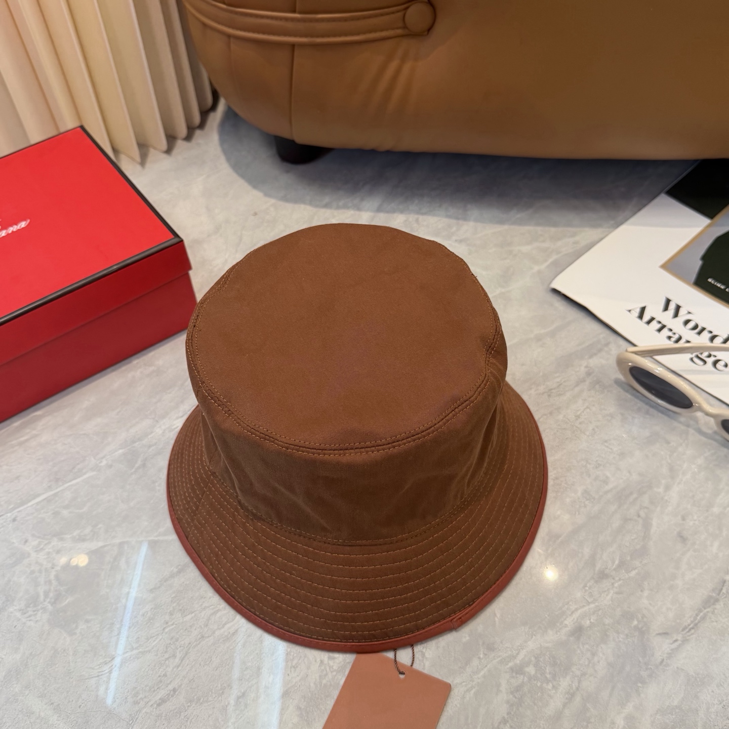 Loro Piana(诺悠翩雅) 专柜新款高版本渔夫帽大牌同步，超好出货！颜色做的太特别了～闭眼入 全是