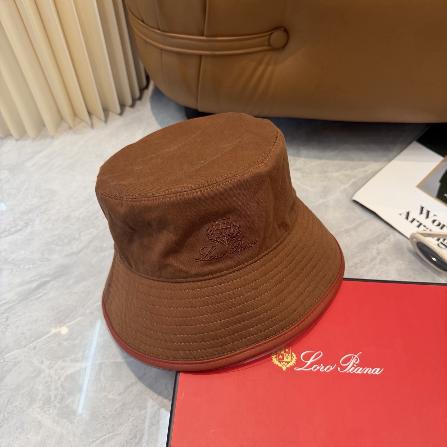 Loro Piana(诺悠翩雅) 专柜新款高版本渔夫帽大牌同步，超好出货！颜色做的太特别了～闭眼入 全是
