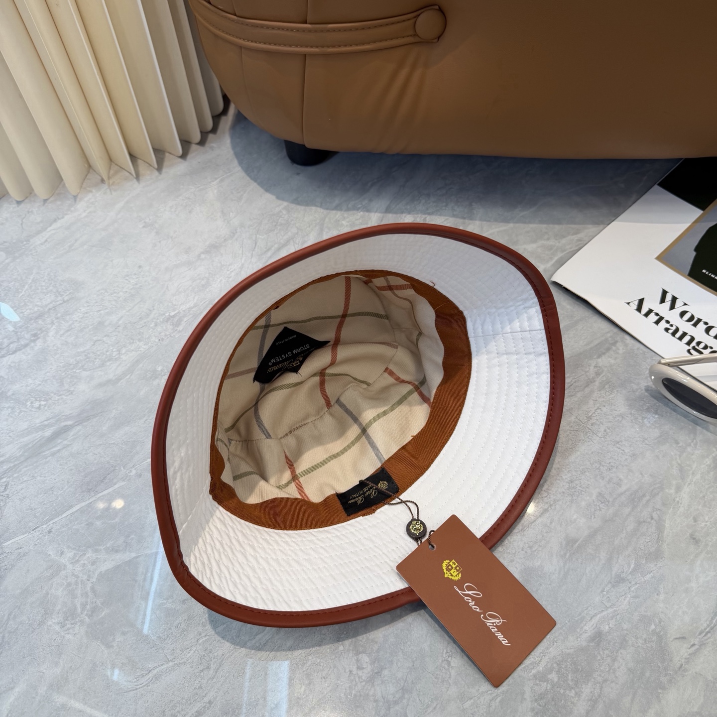 Loro Piana(诺悠翩雅) 专柜新款高版本渔夫帽大牌同步，超好出货！颜色做的太特别了～闭眼入 全是