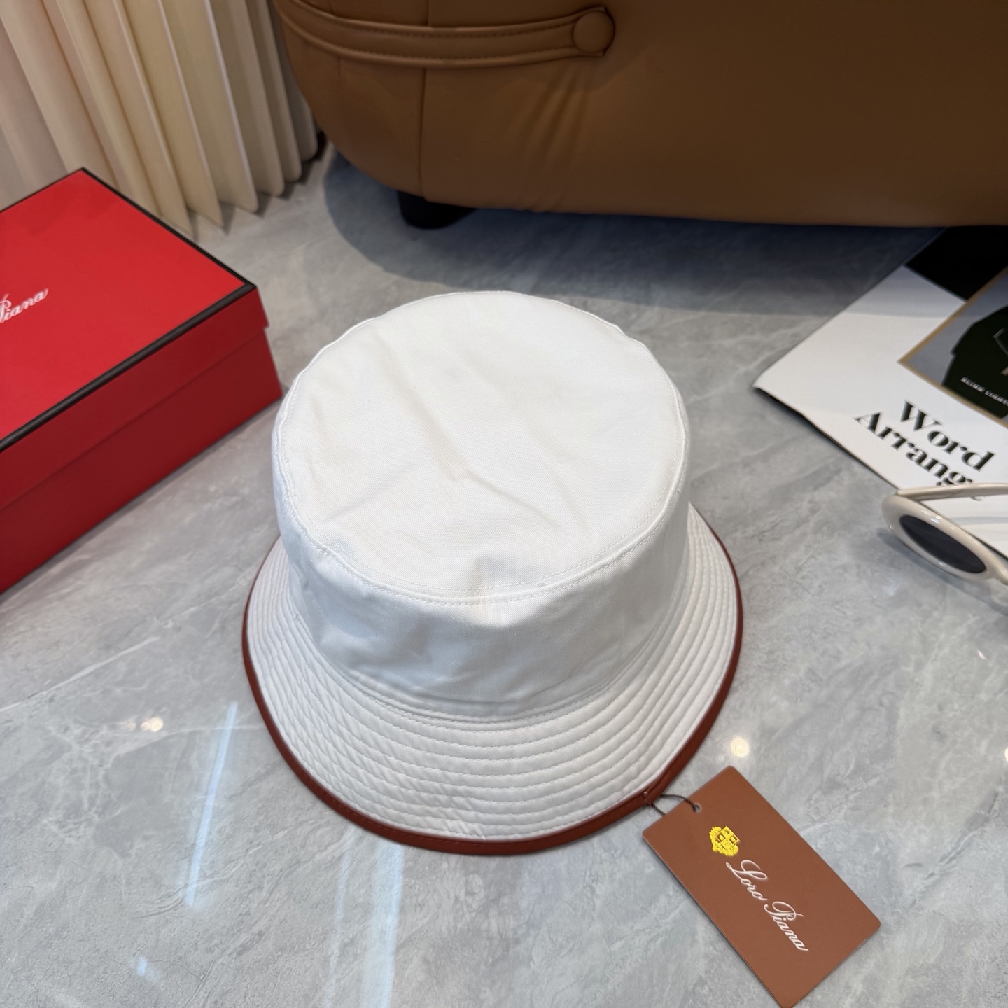 Loro Piana(诺悠翩雅) 专柜新款高版本渔夫帽大牌同步，超好出货！颜色做的太特别了～闭眼入 全是