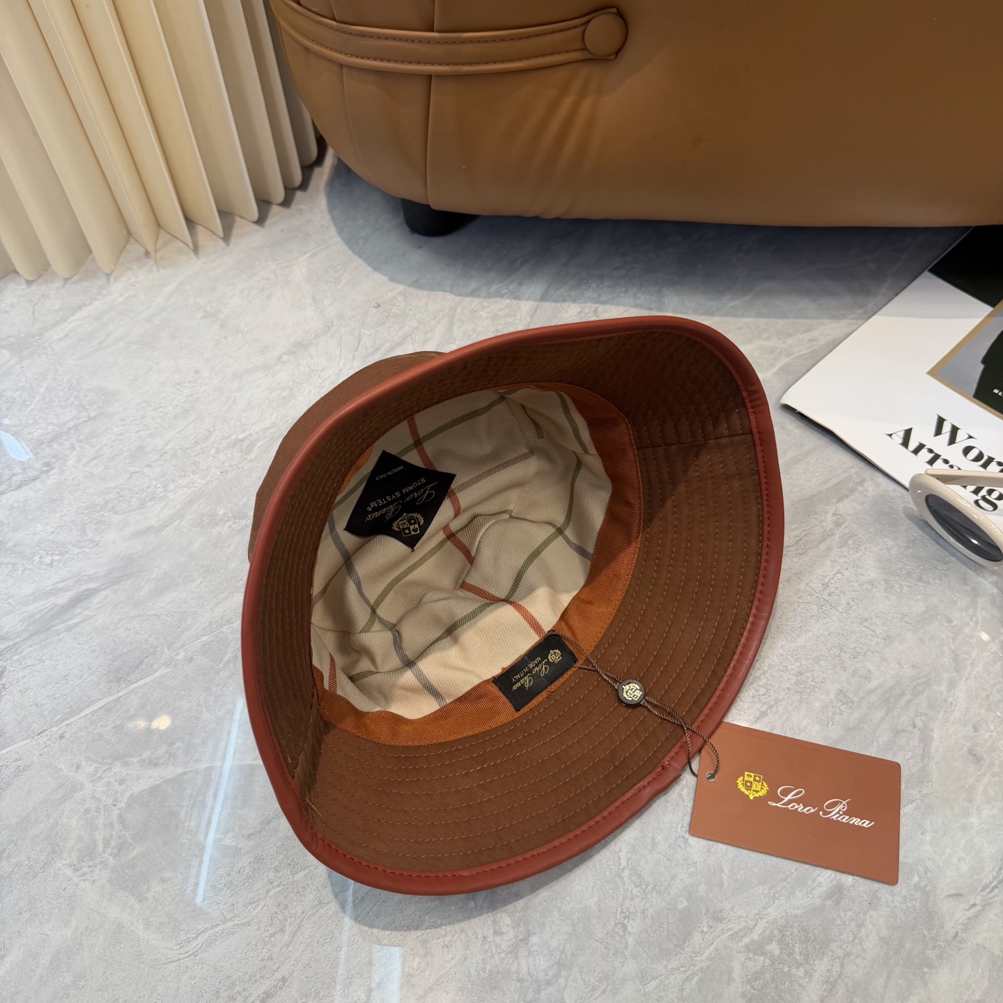 Loro Piana(诺悠翩雅) 专柜新款高版本渔夫帽大牌同步，超好出货！颜色做的太特别了～闭眼入 全是