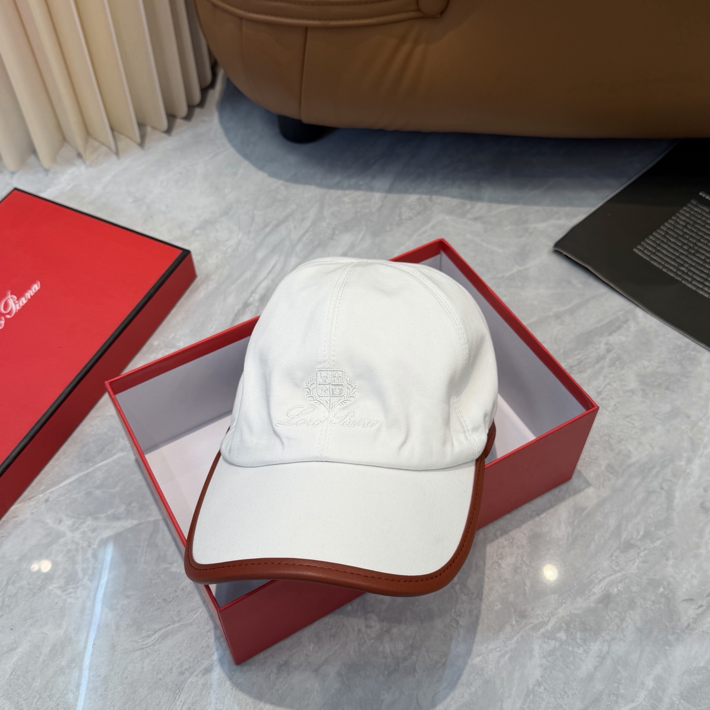 Loro Piana(诺悠翩雅) 专柜新款高版本棒球帽大牌同步，超好出货！颜色做的太特别了～闭眼入 全是