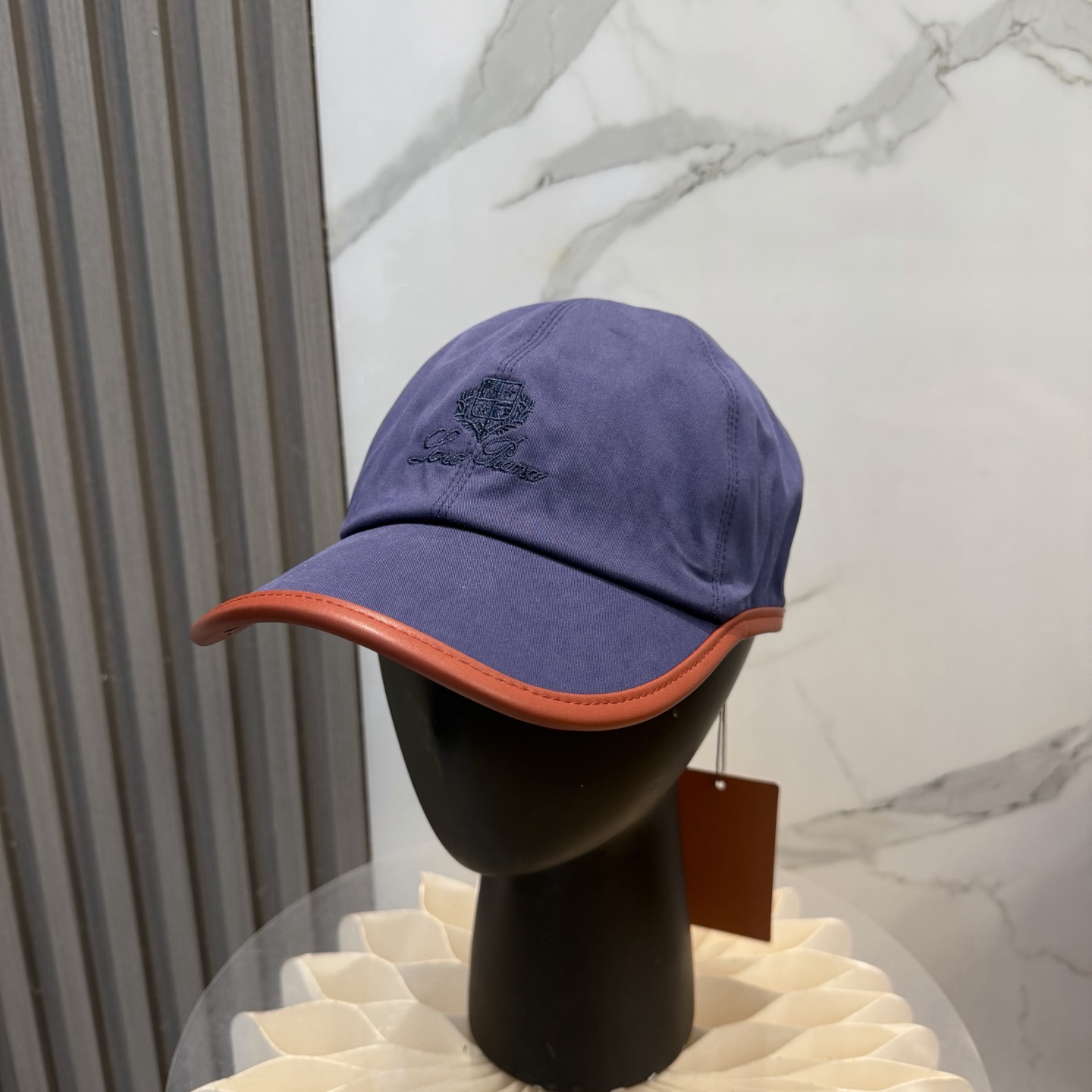 Loro Piana(诺悠翩雅) 专柜新款高版本棒球帽大牌同步，超好出货！颜色做的太特别了～闭眼入 全是