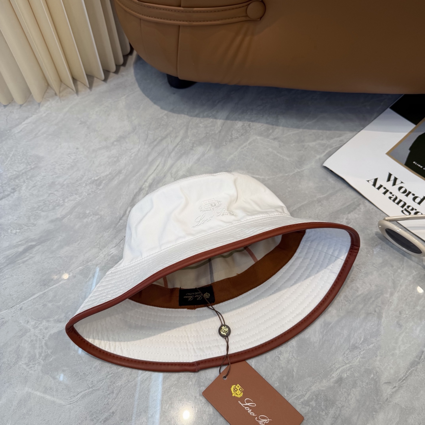 Loro Piana(诺悠翩雅) 专柜新款高版本渔夫帽大牌同步，超好出货！颜色做的太特别了～闭眼入 全是
