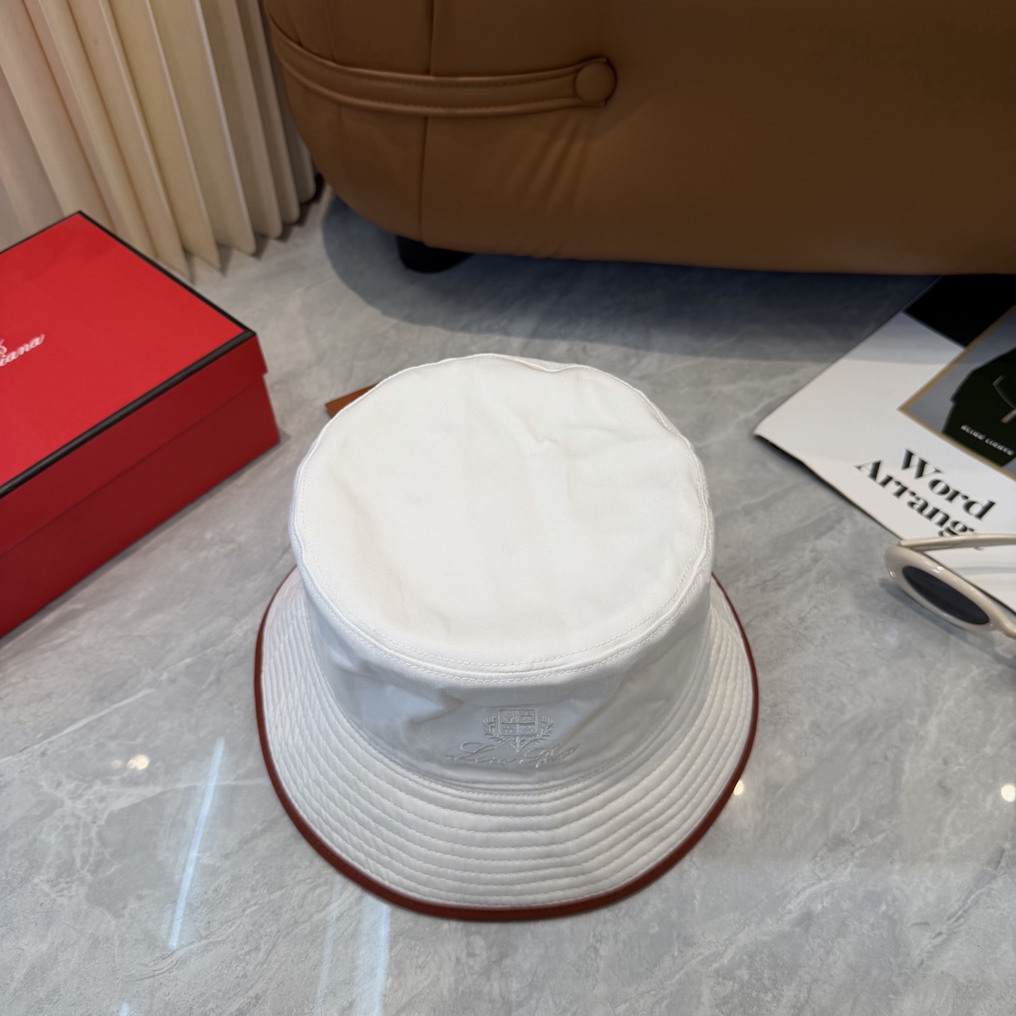 Loro Piana(诺悠翩雅) 专柜新款高版本渔夫帽大牌同步，超好出货！颜色做的太特别了～闭眼入 全是