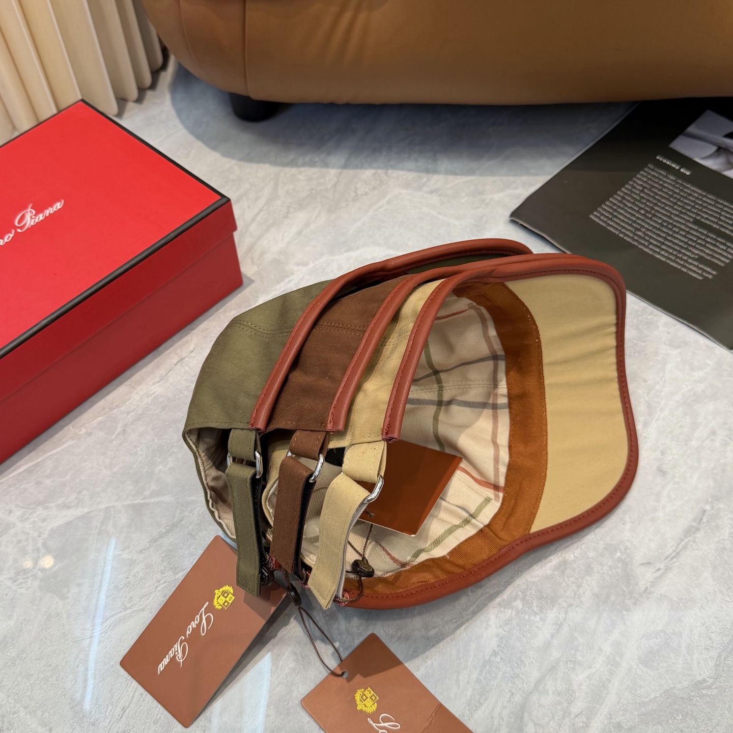 Loro Piana(诺悠翩雅) 专柜新款高版本棒球帽大牌同步，超好出货！颜色做的太特别了～闭眼入 全是