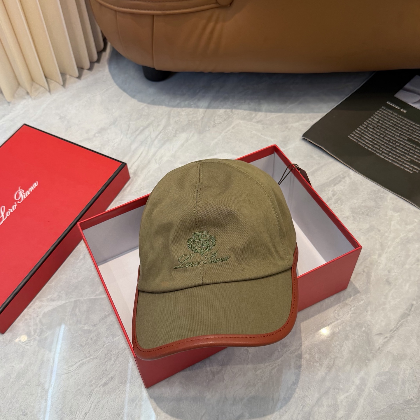 Loro Piana(诺悠翩雅) 专柜新款高版本棒球帽大牌同步，超好出货！颜色做的太特别了～闭眼入 全是