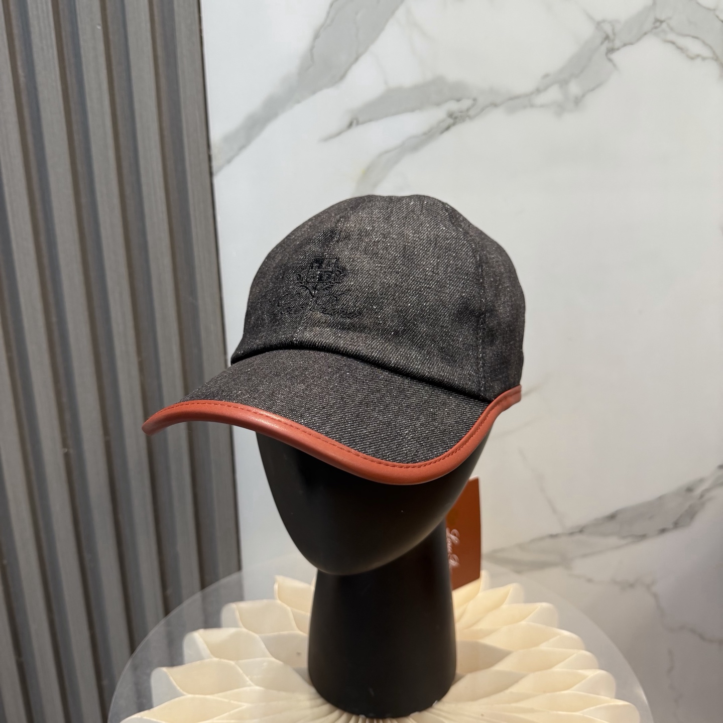 Loro Piana(诺悠翩雅) 专柜新款高版本棒球帽大牌同步，超好出货！颜色做的太特别了～闭眼入 全是