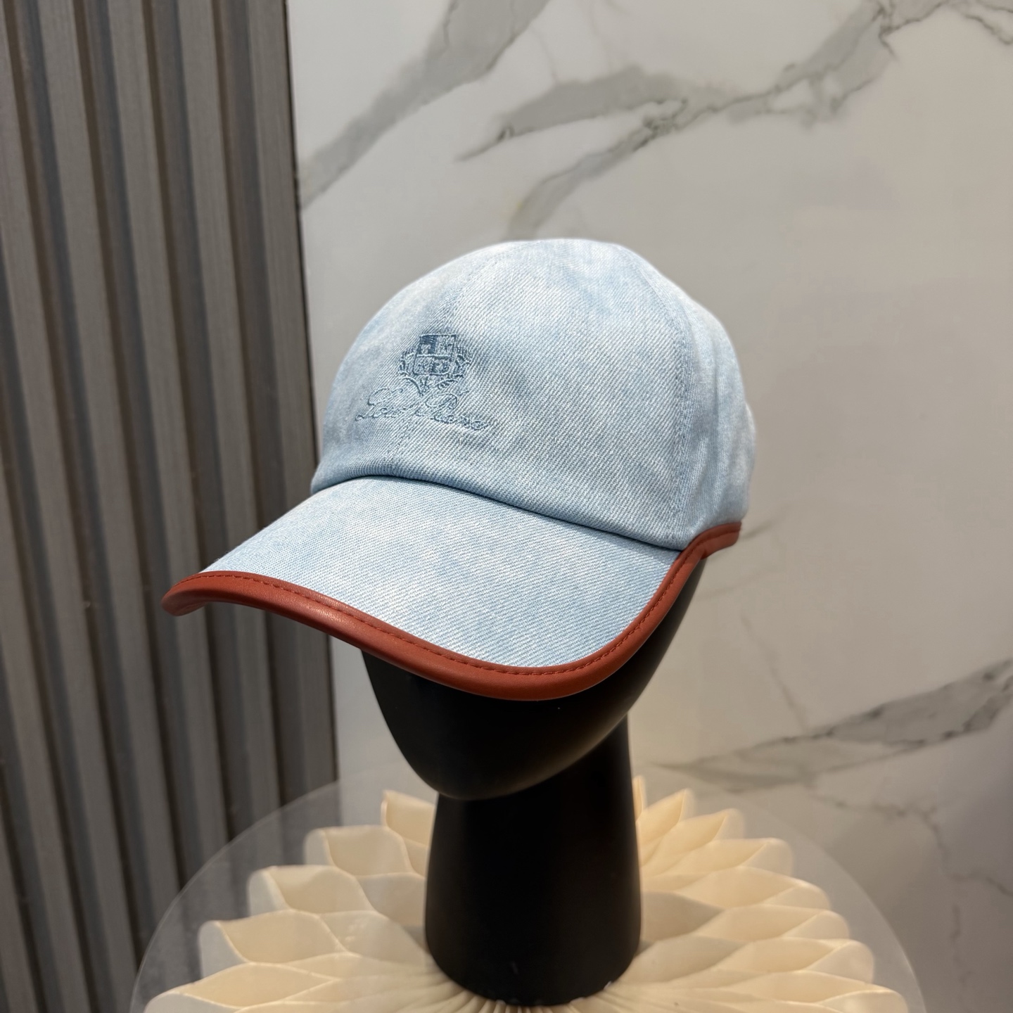 NO:765896,Loro Piana's new high-version baseball caps are in sync with big brands, and they are super easy to ship!  The colors are so special~ Close your eyes and look in. They are all white colors. Unisex hats, straw hats, fisherman hats, baseball caps, hats, loro piana, espadrilles, hats19860909Loro Piana(诺悠翩雅) 专柜新款高版本棒球帽大牌同步,超好出货！ 颜色做的太特别了～ 闭眼入 全是显白的颜色 男女同款帽子草帽渔夫帽棒球帽,帽子,loro piana,espadrilles,hats,hat