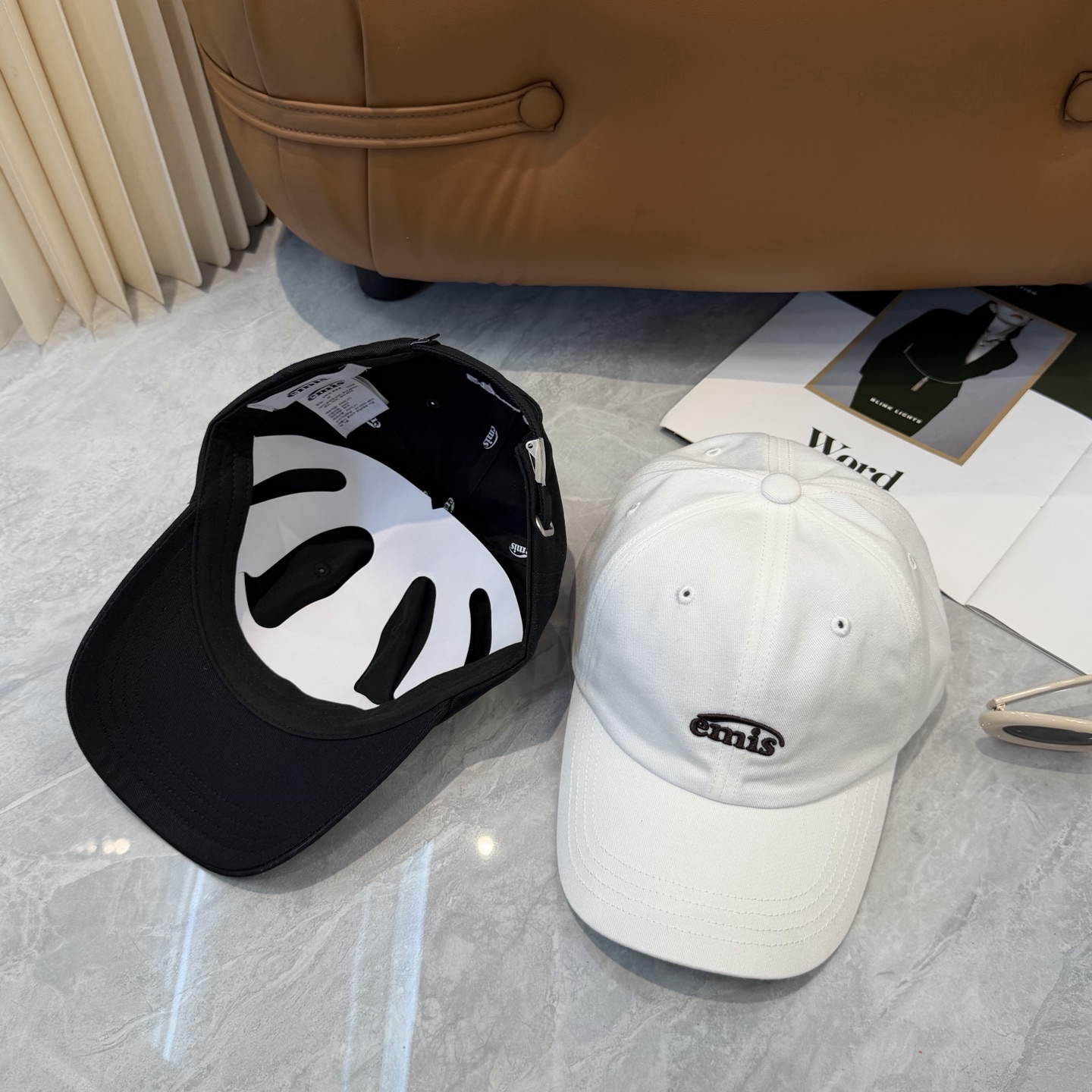 韩国潮牌emis 新款棒球帽，emis的帽子真的有种魔力 就是每一个都好看，完全不挑脸型的 每个都想买 