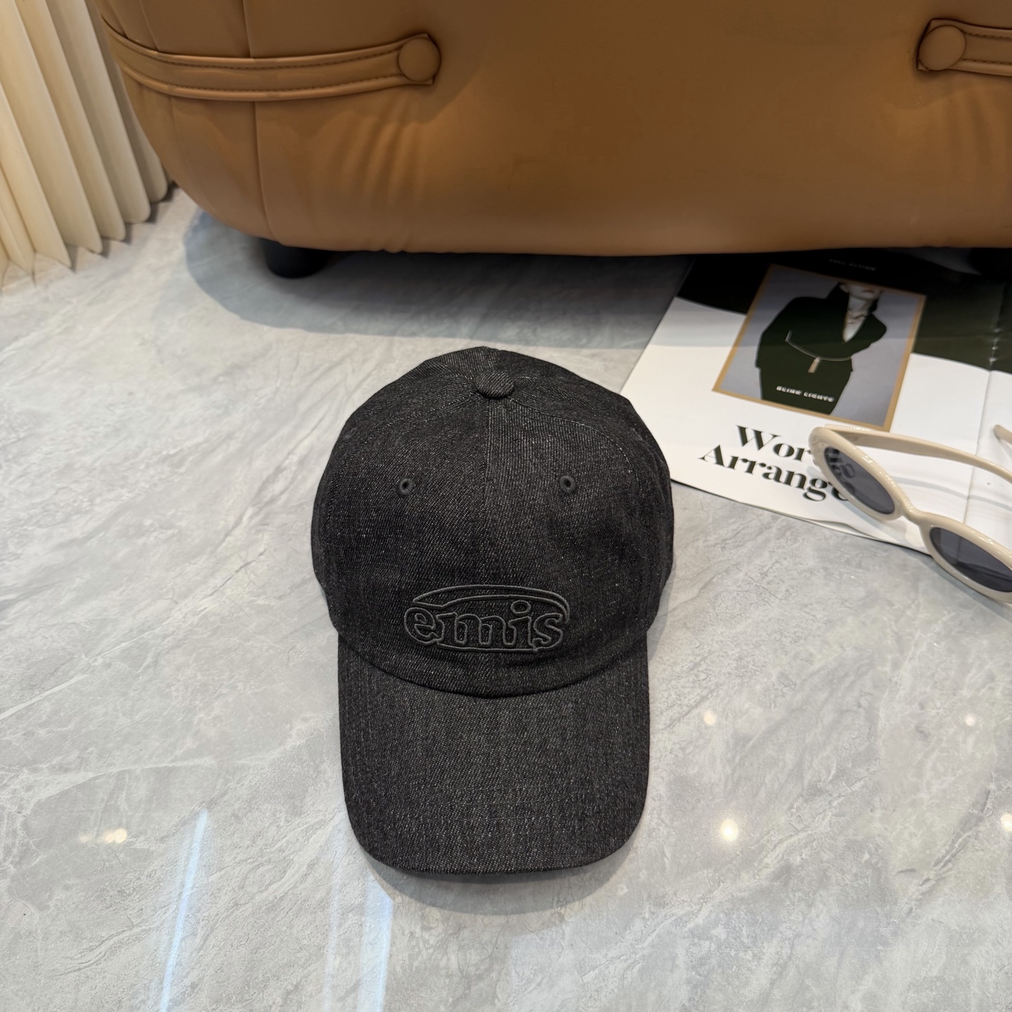 韩国潮牌emis 新款棒球帽，emis的帽子真的有种魔力 就是每一个都好看，完全不挑脸型的 每个都想买 