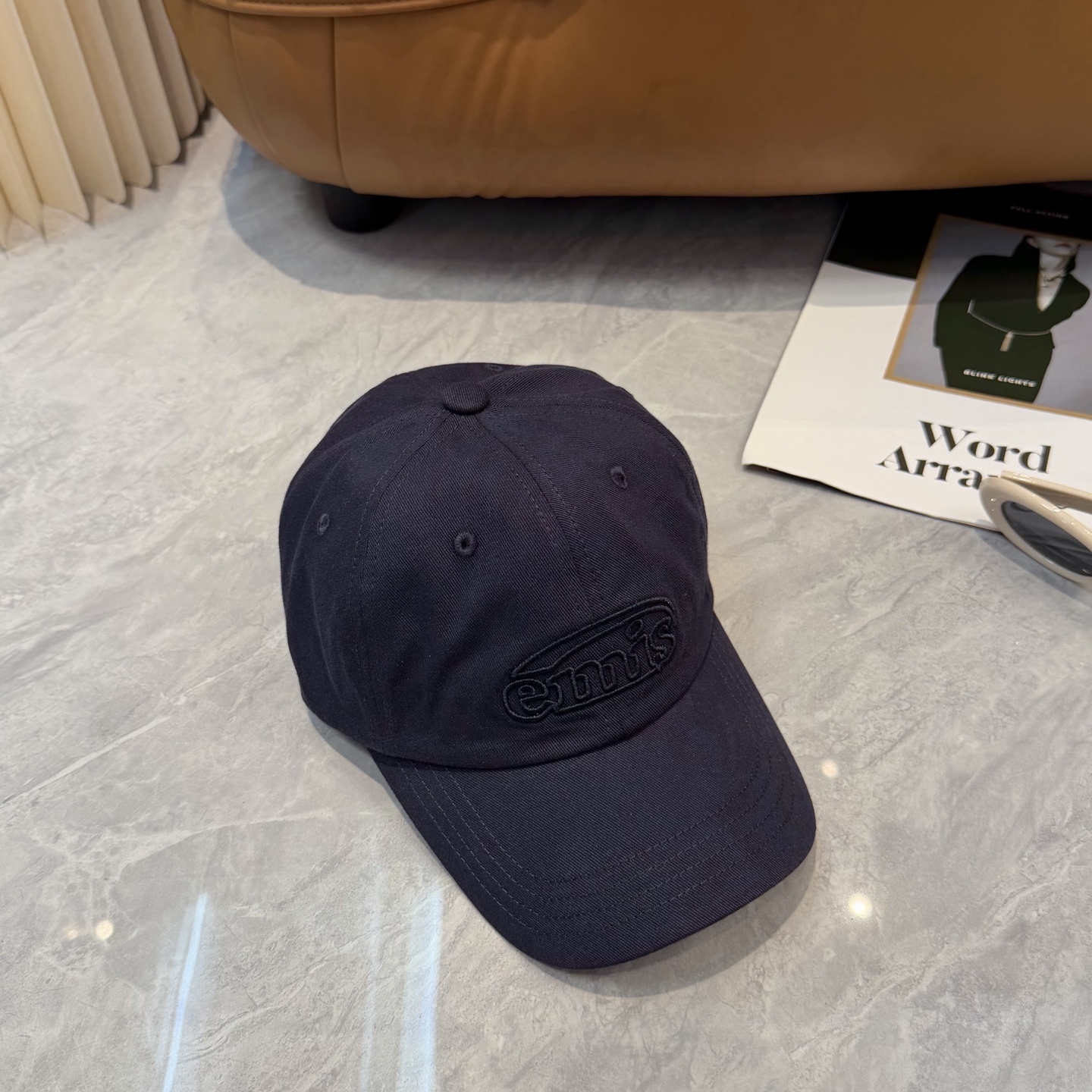 韩国潮牌emis 新款棒球帽，emis的帽子真的有种魔力 就是每一个都好看，完全不挑脸型的 每个都想买 