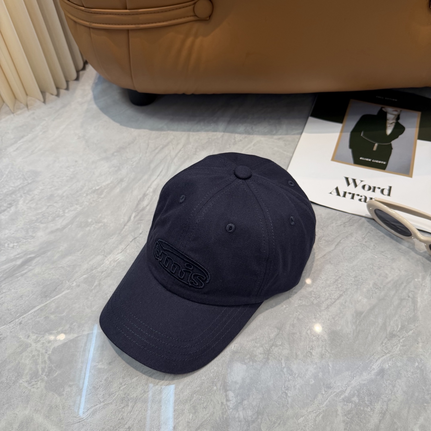 韩国潮牌emis 新款棒球帽，emis的帽子真的有种魔力 就是每一个都好看，完全不挑脸型的 每个都想买 