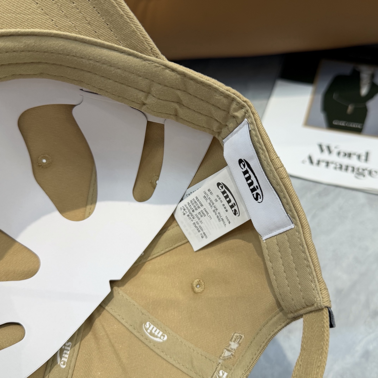 韩国潮牌emis 新款棒球帽，emis的帽子真的有种魔力 就是每一个都好看，完全不挑脸型的 每个都想买 