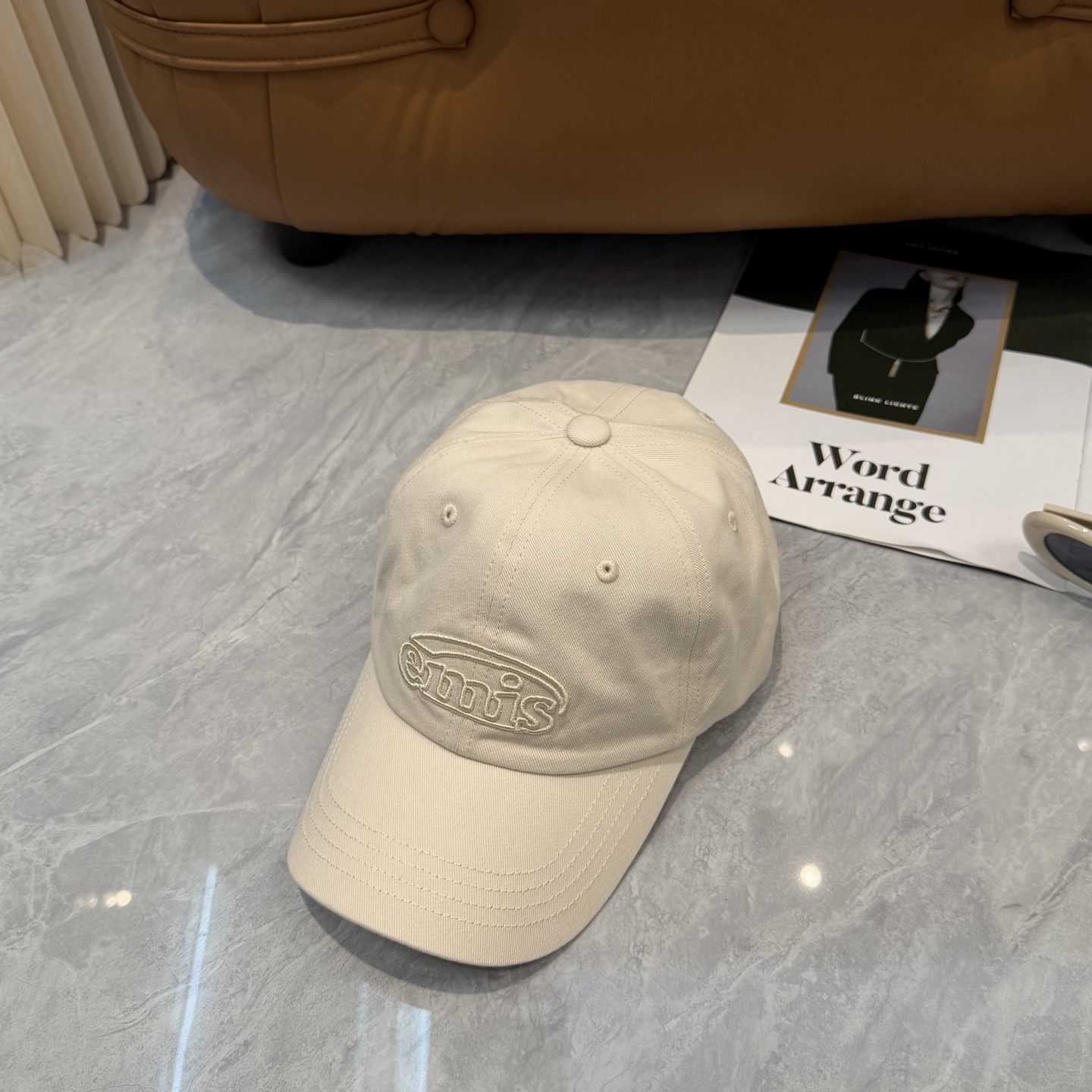 韩国潮牌emis 新款棒球帽，emis的帽子真的有种魔力 就是每一个都好看，完全不挑脸型的 每个都想买 