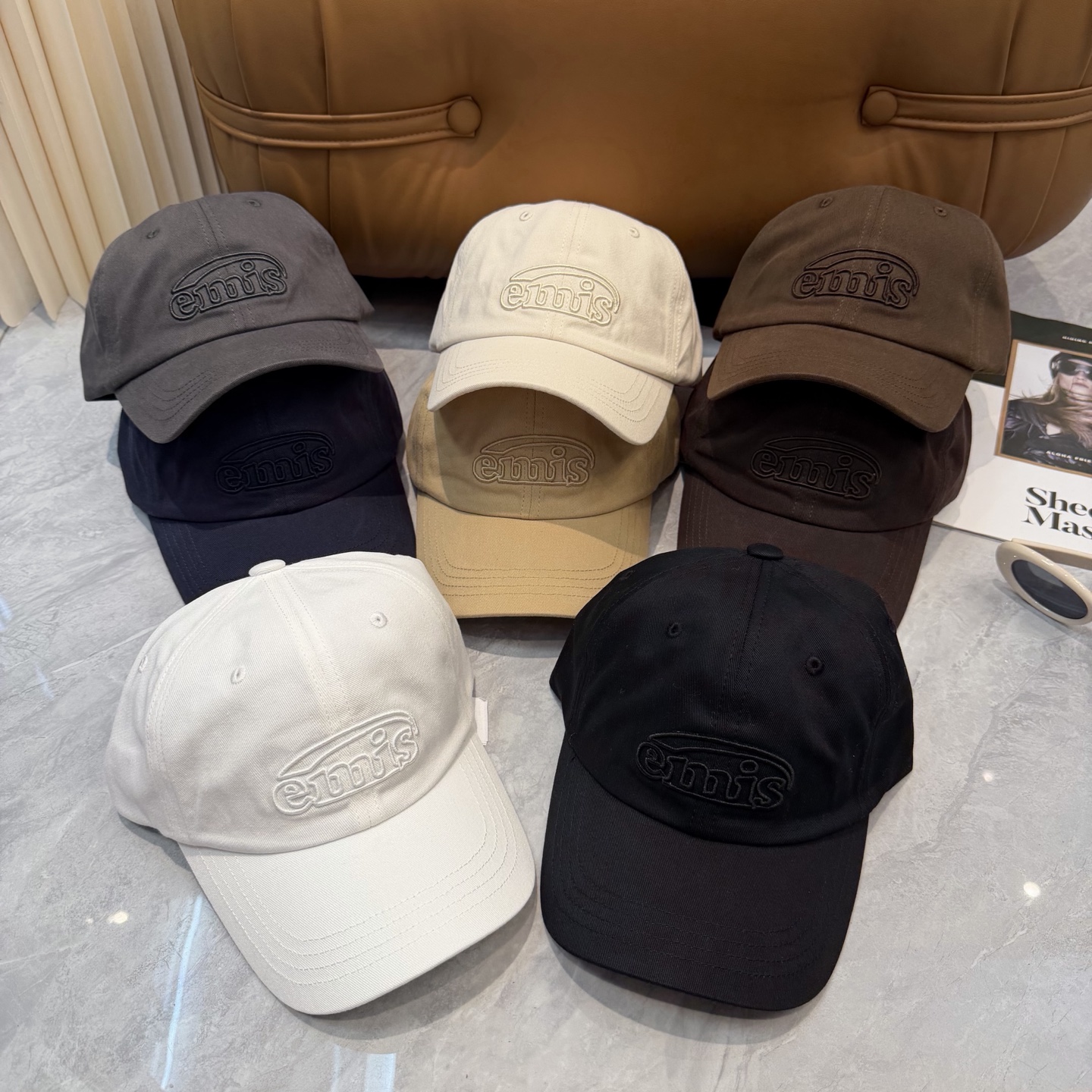 韩国潮牌emis 新款棒球帽，emis的帽子真的有种魔力 就是每一个都好看，完全不挑脸型的 每个都想买 