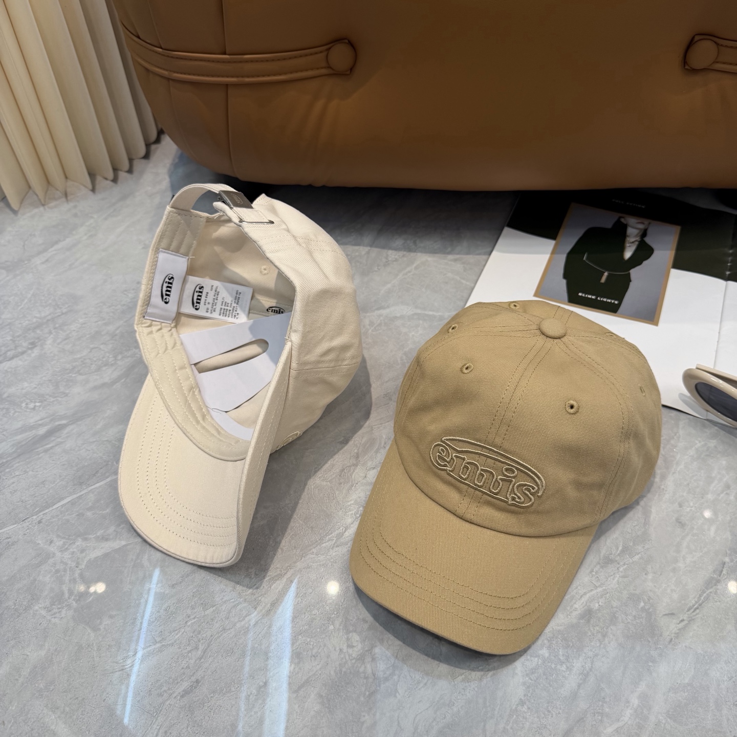 韩国潮牌emis 新款棒球帽，emis的帽子真的有种魔力 就是每一个都好看，完全不挑脸型的 每个都想买 