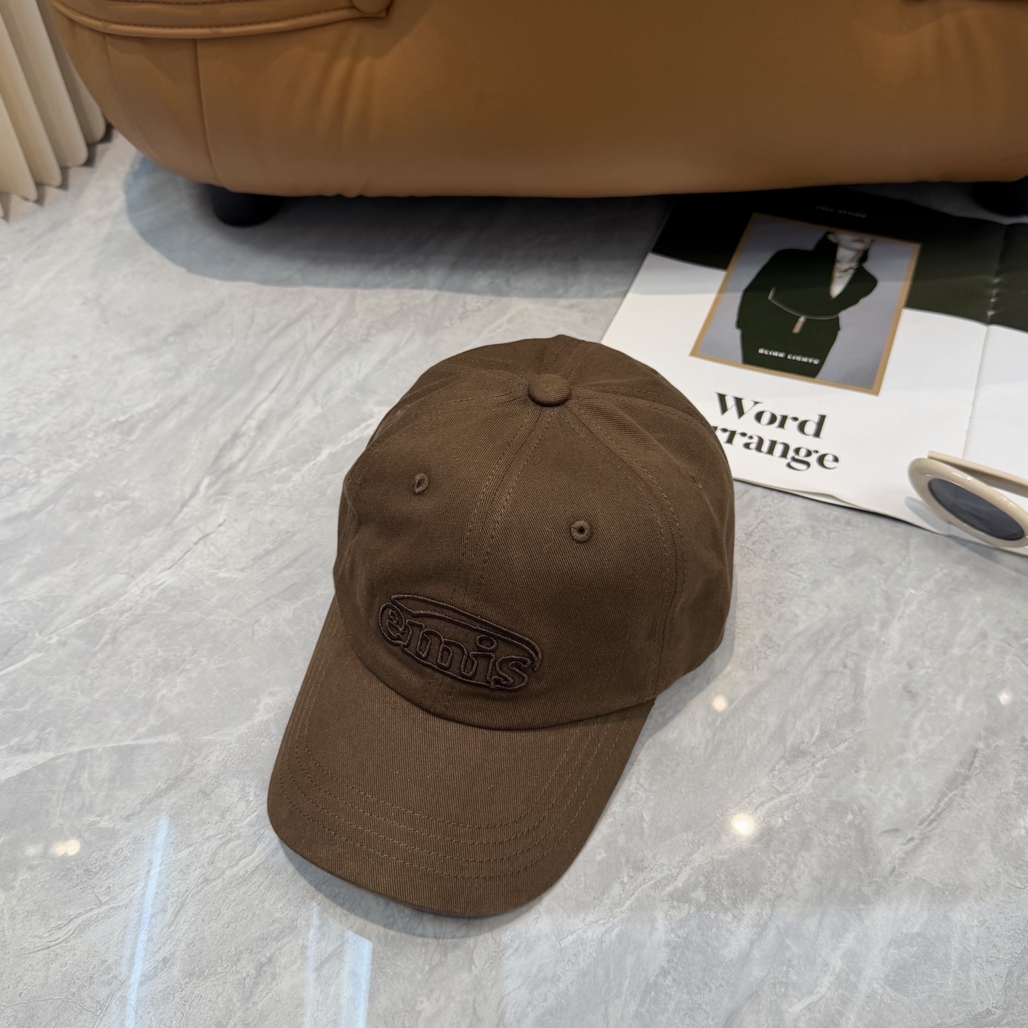 韩国潮牌emis 新款棒球帽，emis的帽子真的有种魔力 就是每一个都好看，完全不挑脸型的 每个都想买 