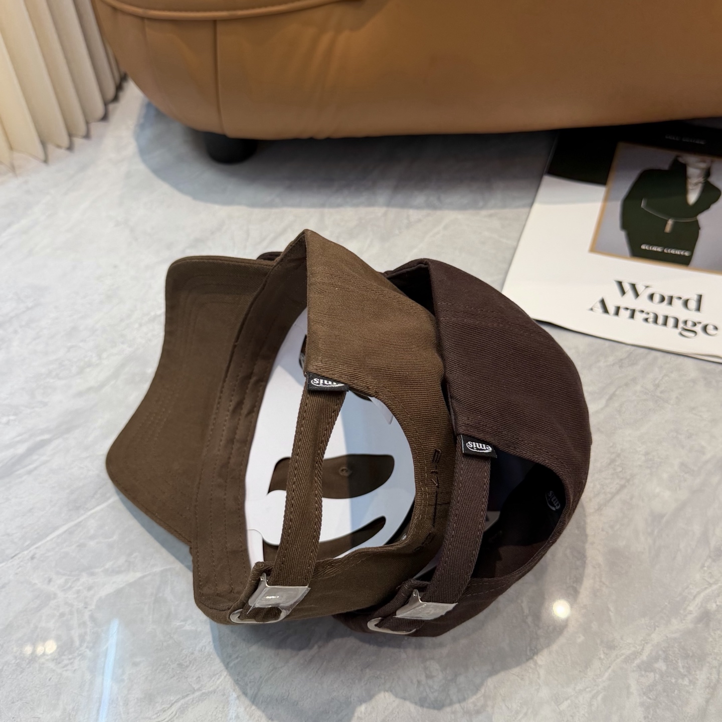 韩国潮牌emis 新款棒球帽，emis的帽子真的有种魔力 就是每一个都好看，完全不挑脸型的 每个都想买 