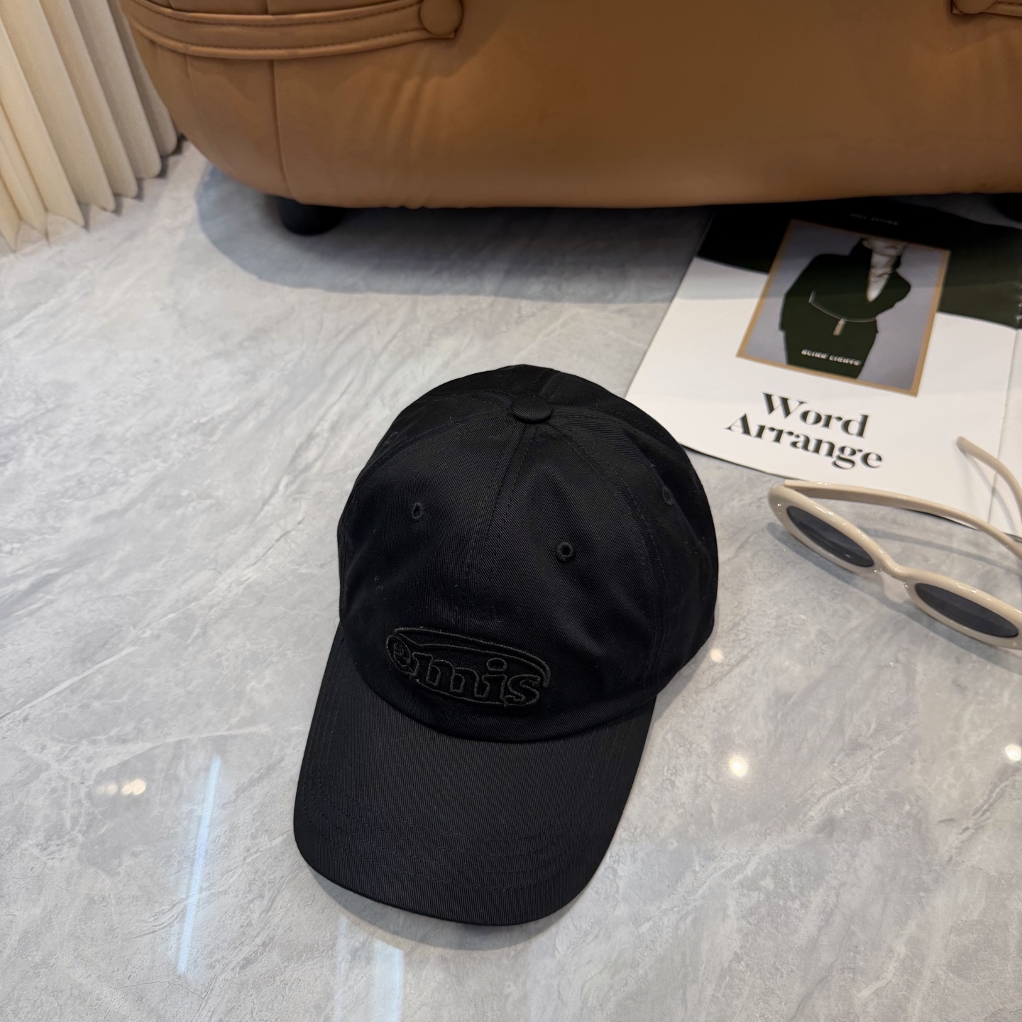 韩国潮牌emis 新款棒球帽，emis的帽子真的有种魔力 就是每一个都好看，完全不挑脸型的 每个都想买 