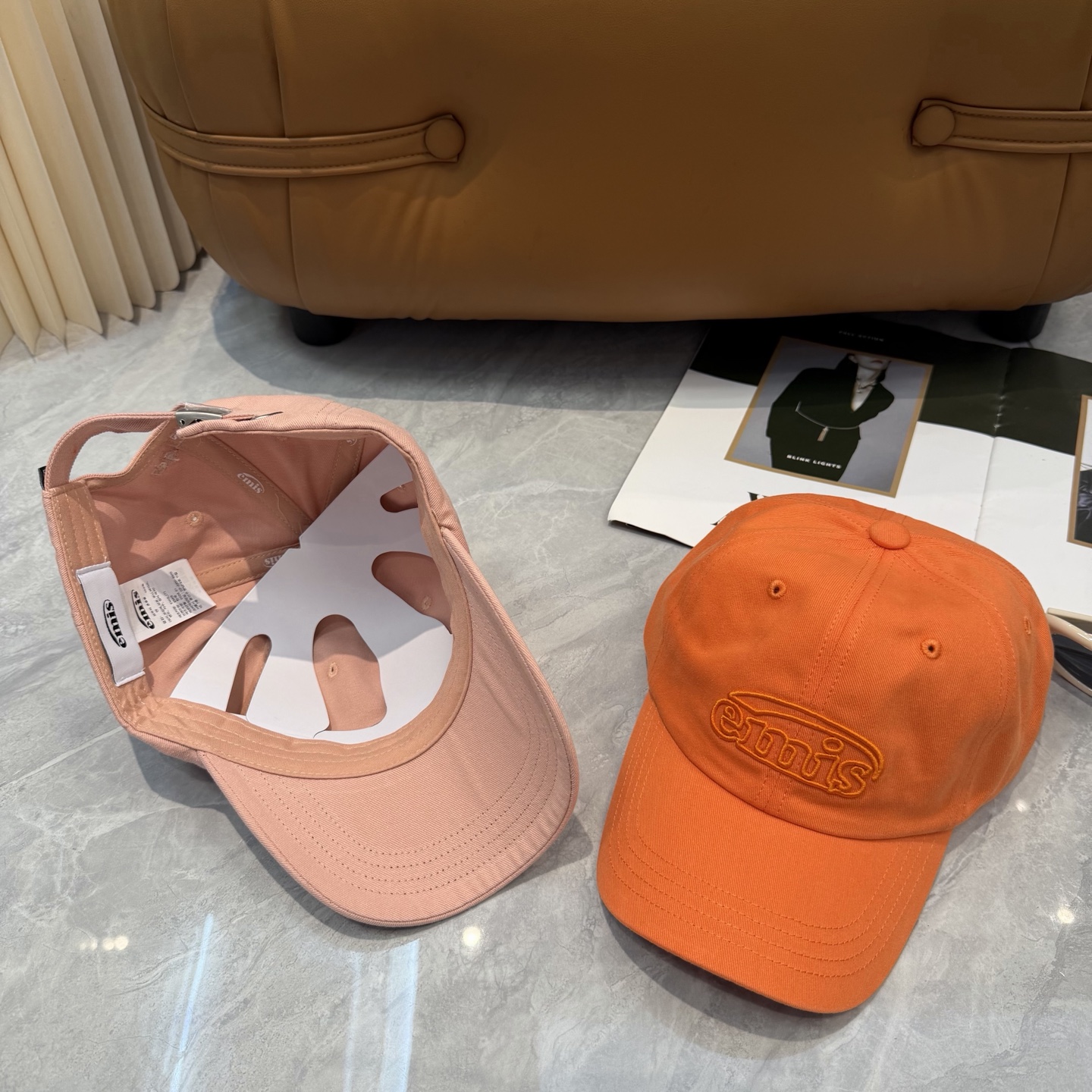 韩国潮牌emis 新款棒球帽，emis的帽子真的有种魔力 就是每一个都好看，完全不挑脸型的 每个都想买 