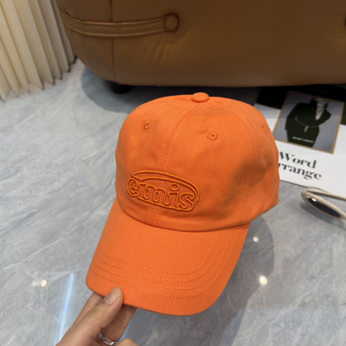 韩国潮牌emis 新款棒球帽，emis的帽子真的有种魔力 就是每一个都好看，完全不挑脸型的 每个都想买 