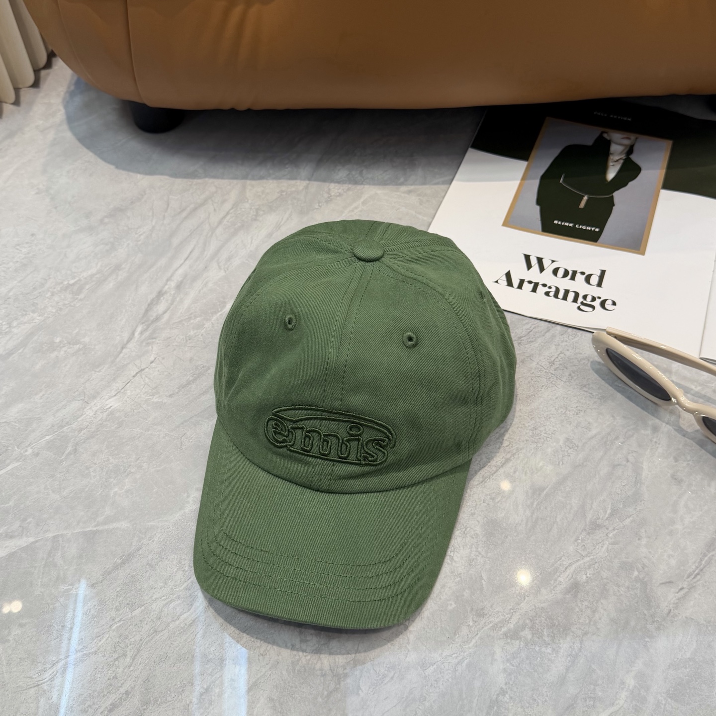 韩国潮牌emis 新款棒球帽，emis的帽子真的有种魔力 就是每一个都好看，完全不挑脸型的 每个都想买 