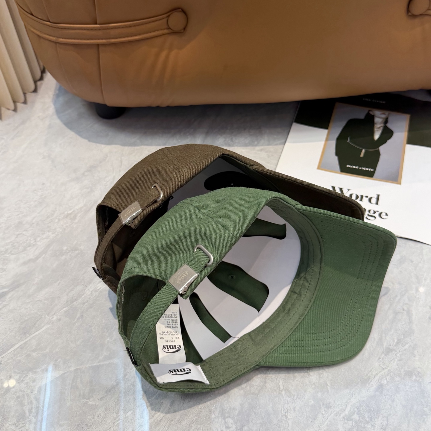 韩国潮牌emis 新款棒球帽，emis的帽子真的有种魔力 就是每一个都好看，完全不挑脸型的 每个都想买 