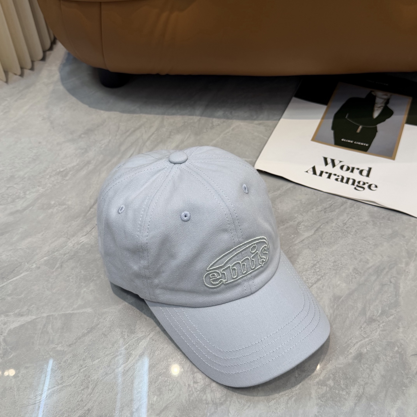 韩国潮牌emis 新款棒球帽，emis的帽子真的有种魔力 就是每一个都好看，完全不挑脸型的 每个都想买 