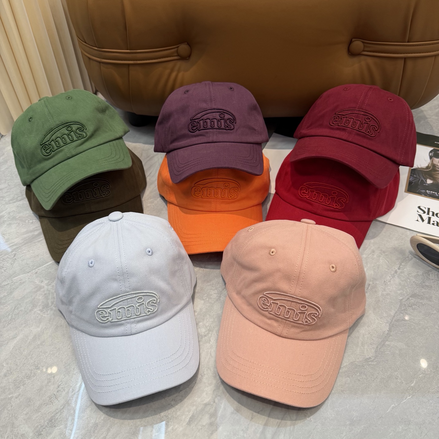 韩国潮牌emis 新款棒球帽，emis的帽子真的有种魔力 就是每一个都好看，完全不挑脸型的 每个都想买 