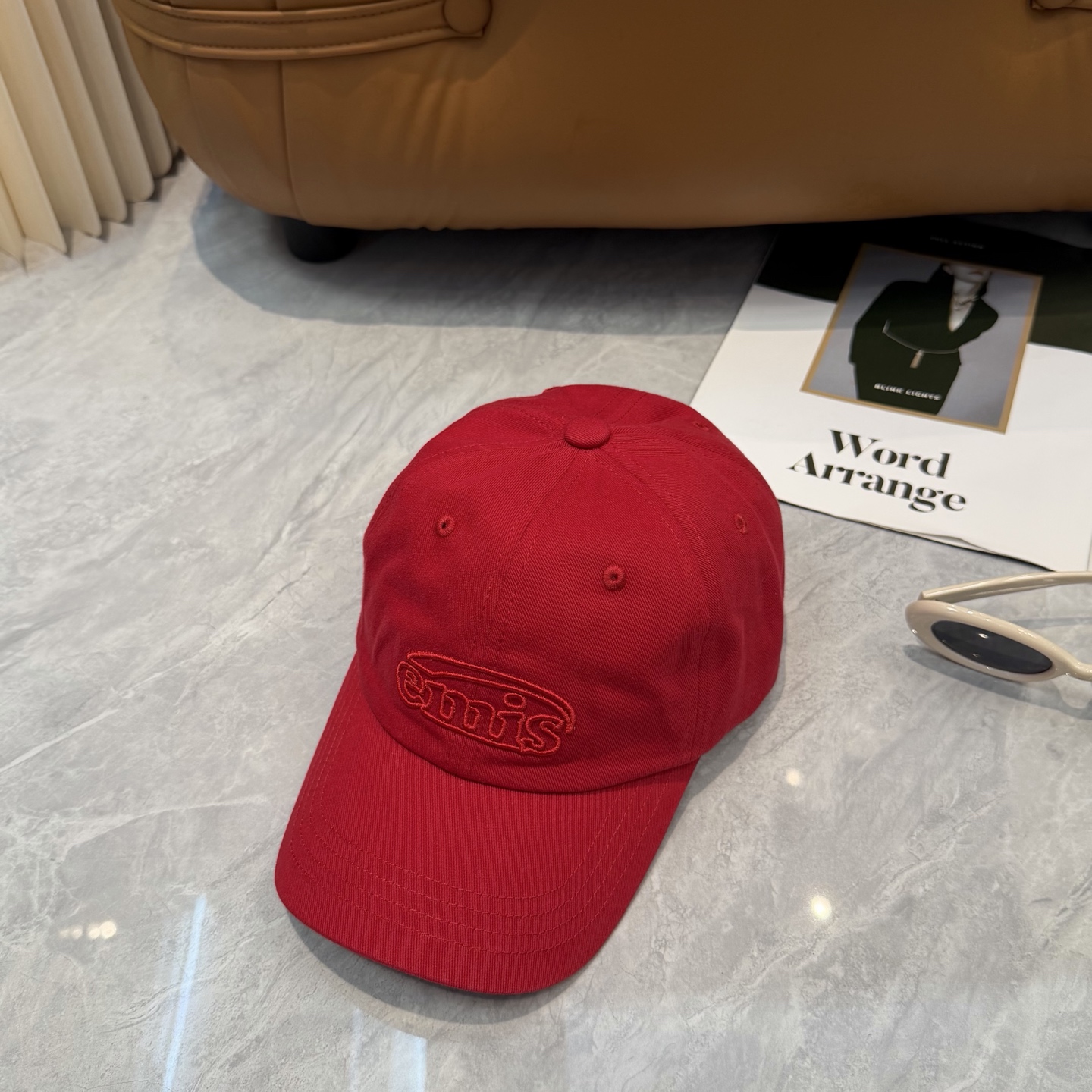 韩国潮牌emis 新款棒球帽，emis的帽子真的有种魔力 就是每一个都好看，完全不挑脸型的 每个都想买 